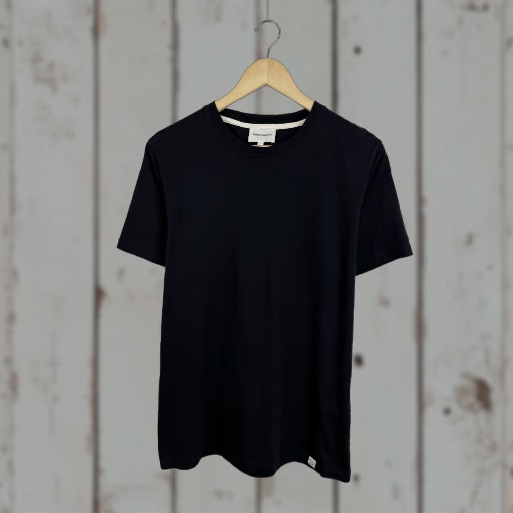 Norse Projects Norse Projects Niels Standard SS T-Shirt Dark Blue L Men Size US L / EU 52-54 / 3 - 1 Thumbnail
