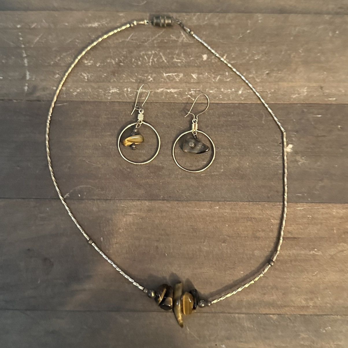 Vintage Vintage gold tone Tiger eye chip necklace and earrings Size ONE SIZE - 4 Thumbnail