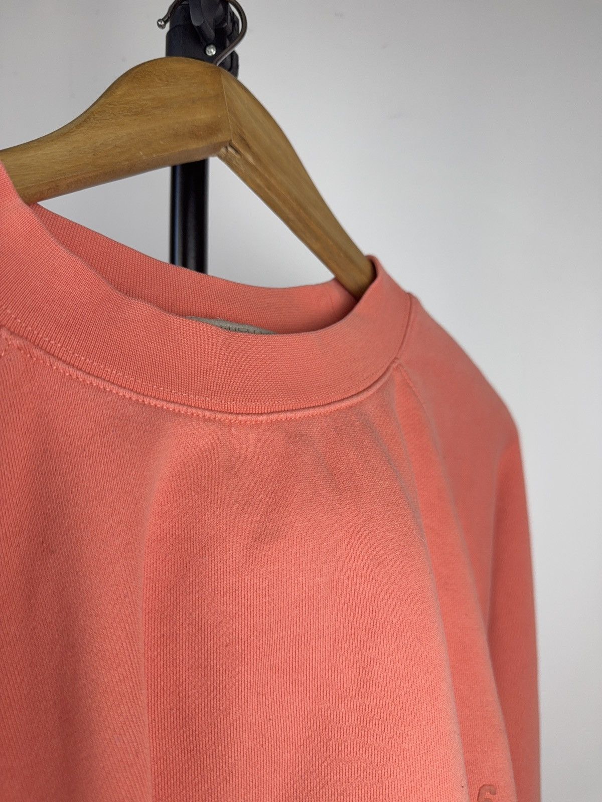 Essentials Luxury Fear Of God Essentials Logo Crewneck Sweatshirt XL Size US XL / EU 56 / 4 - 10 Thumbnail