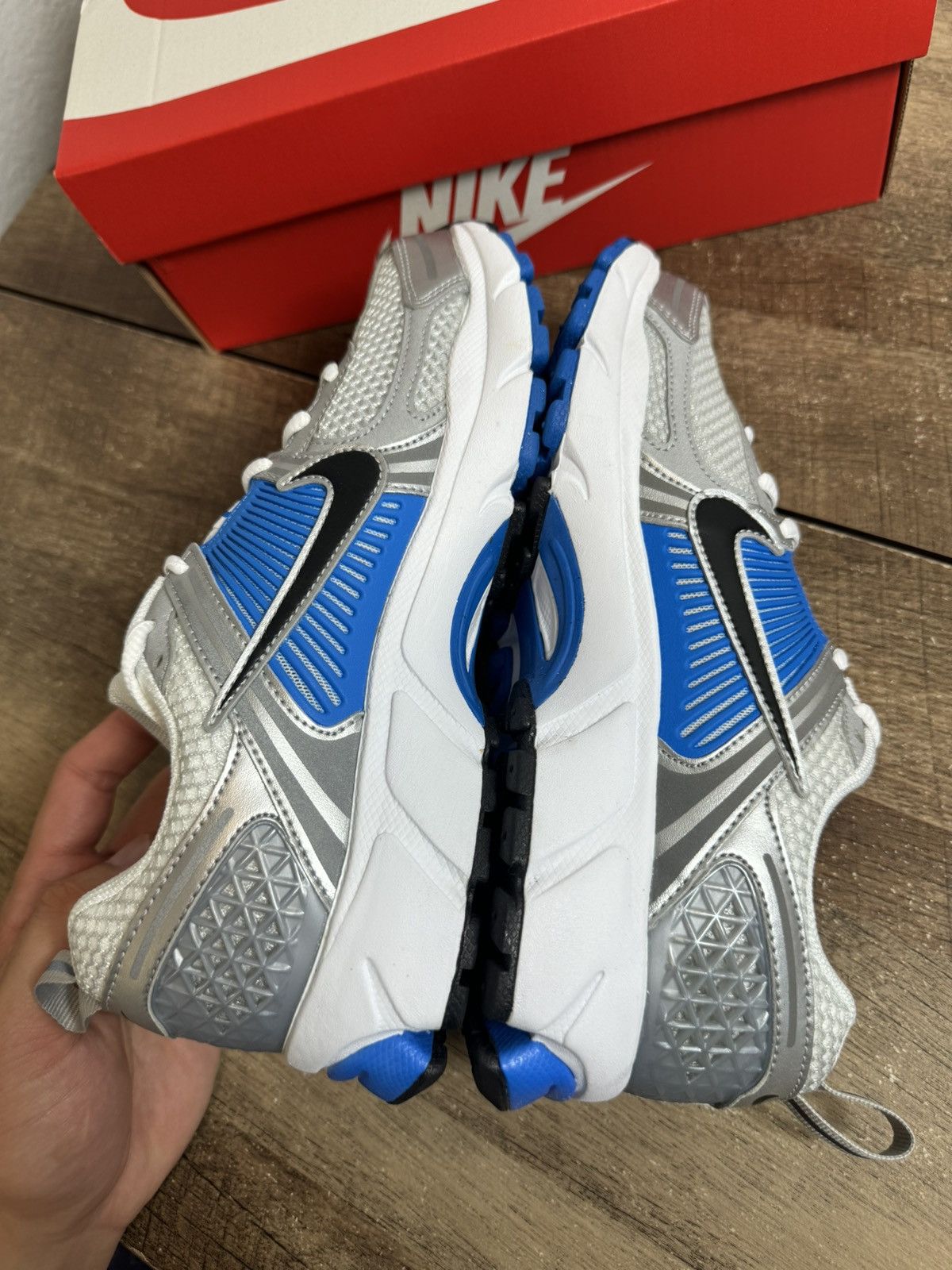 Nike Size 6.5Y/ 8 Women’s Nike Vomero Zoom 5 Photo Blue BRAND NEW Size US 6.5 / EU 39-40 - 5 Thumbnail