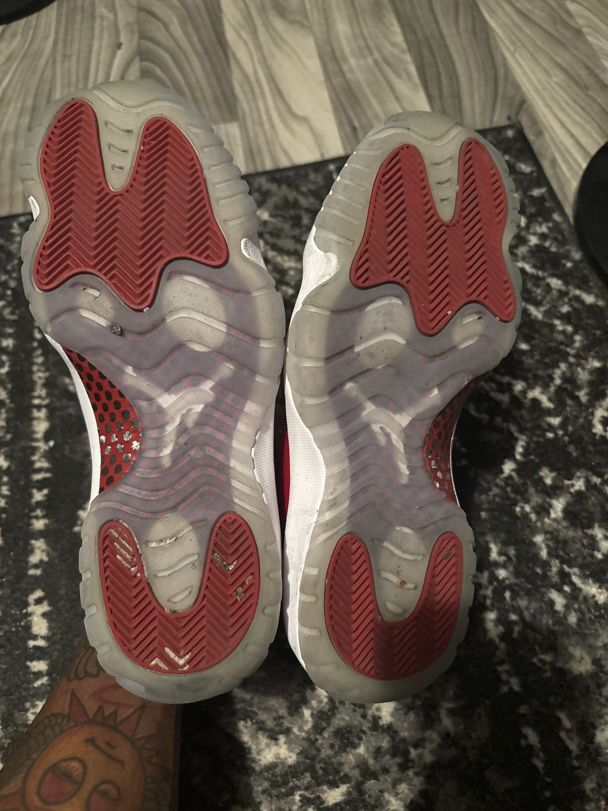 Jordan Brand Jordan 11 Cherry Size US 8.5 / EU 41-42 - 5 Thumbnail