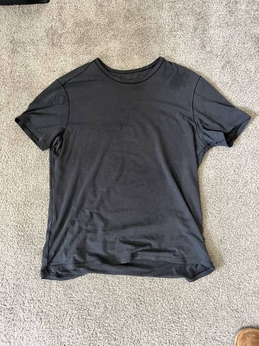 Lululemon Lululemon Black Short-Sleeve Crew Tee Size US L / EU 52-54 / 3 - 1 Thumbnail