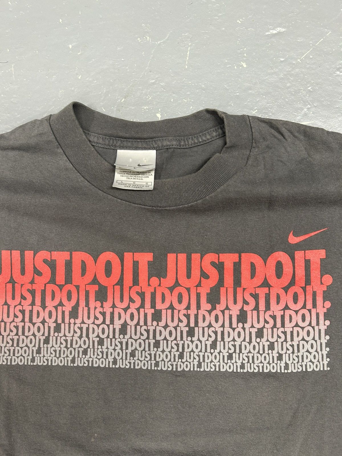 Nike × Vintage Crazy Vintage Y2K Essential Grey Nike Script Tee Shirt Faded Size US L / EU 52-54 / 3 - 2 Thumbnail