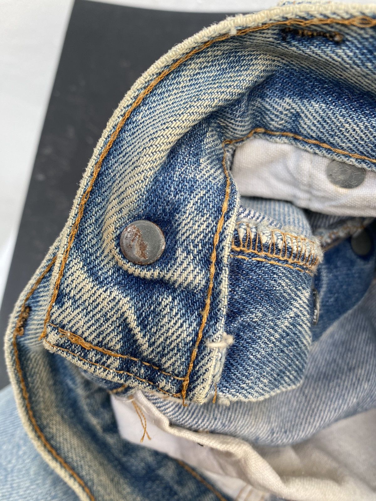 Levi's × Levi's Vintage Clothing × Vintage size 31x32 vintage levi's redline 80s diatressed denime Size US 31 - 10 Thumbnail