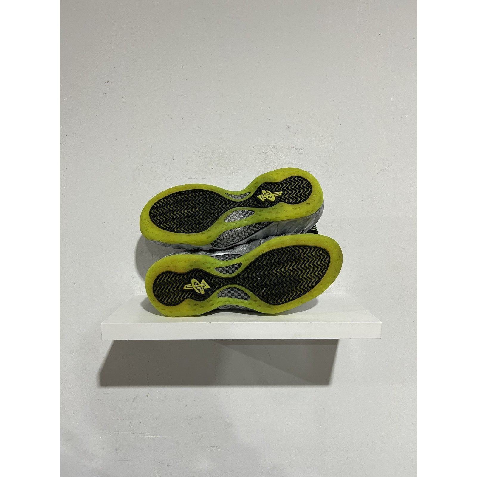 Nike NIKE AIR FOAMPOSITE SILVER VOLT CAMO SIZE 10.5 PREOWNED Size US 10.5 / EU 43-44 - 4 Thumbnail