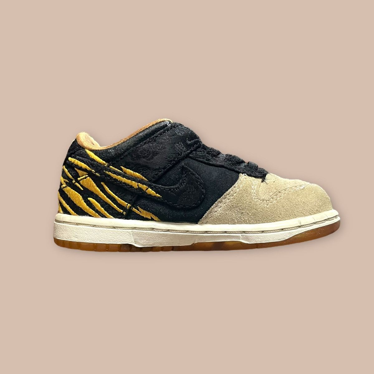 Nike Nike Dunk Low TD ‘God of Wealth’ Size US 5 / EU 37 - 12 Thumbnail