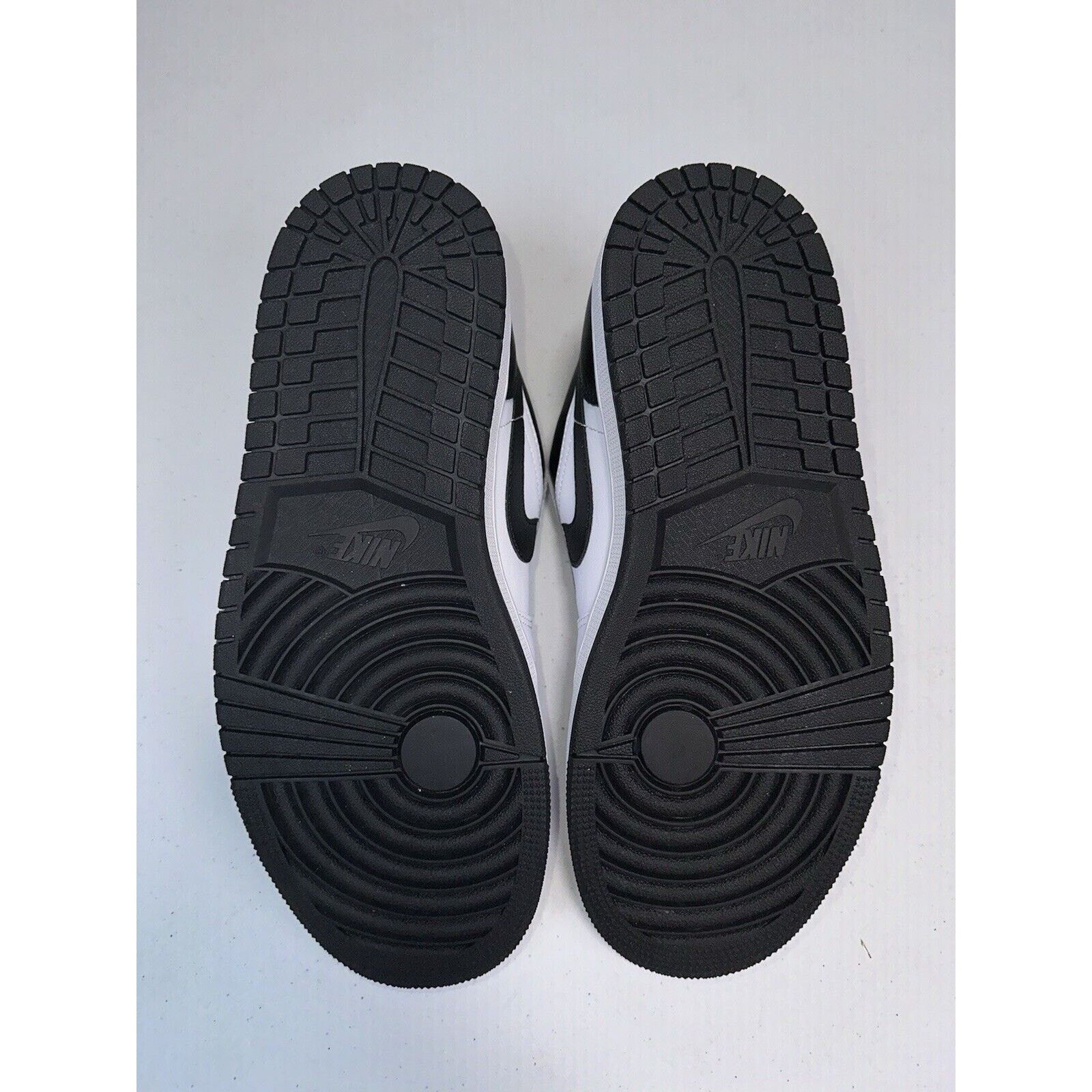 Nike Nike Air Jordan 1 Low Reverse PandaMen's 9 W 10.5 553558-132 Size US 9 / EU 42 - 5 Thumbnail