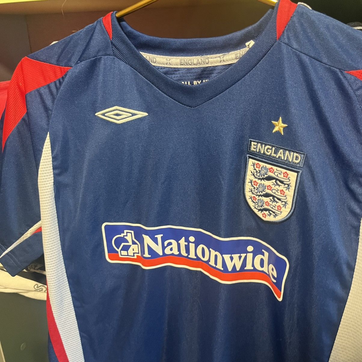 Umbro UMBRO ENGLAND NATIONWIDE SOCCER JERSEY Size US S / EU 44-46 / 1 - 2 Thumbnail