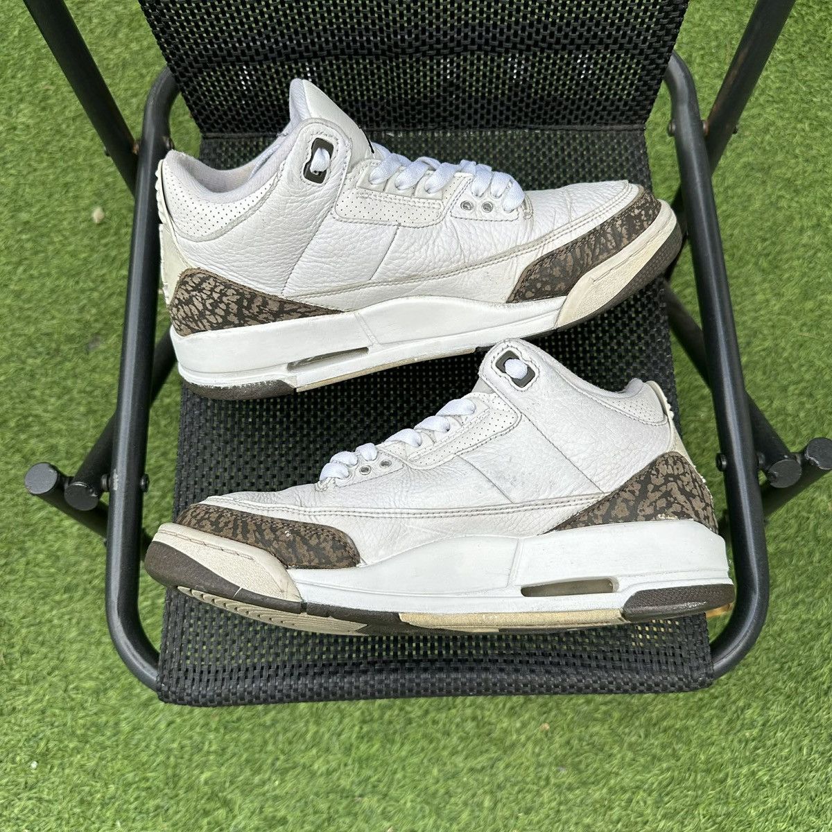 Jordan Brand Air Jordan 3 Retro 'Mocha Elephant' 136064-122 Size US 8 / EU 41 - 3 Thumbnail