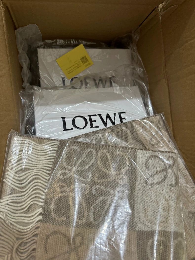 Loewe LOEWE White beige women's woolen scarf Size ONE SIZE - 5 Thumbnail