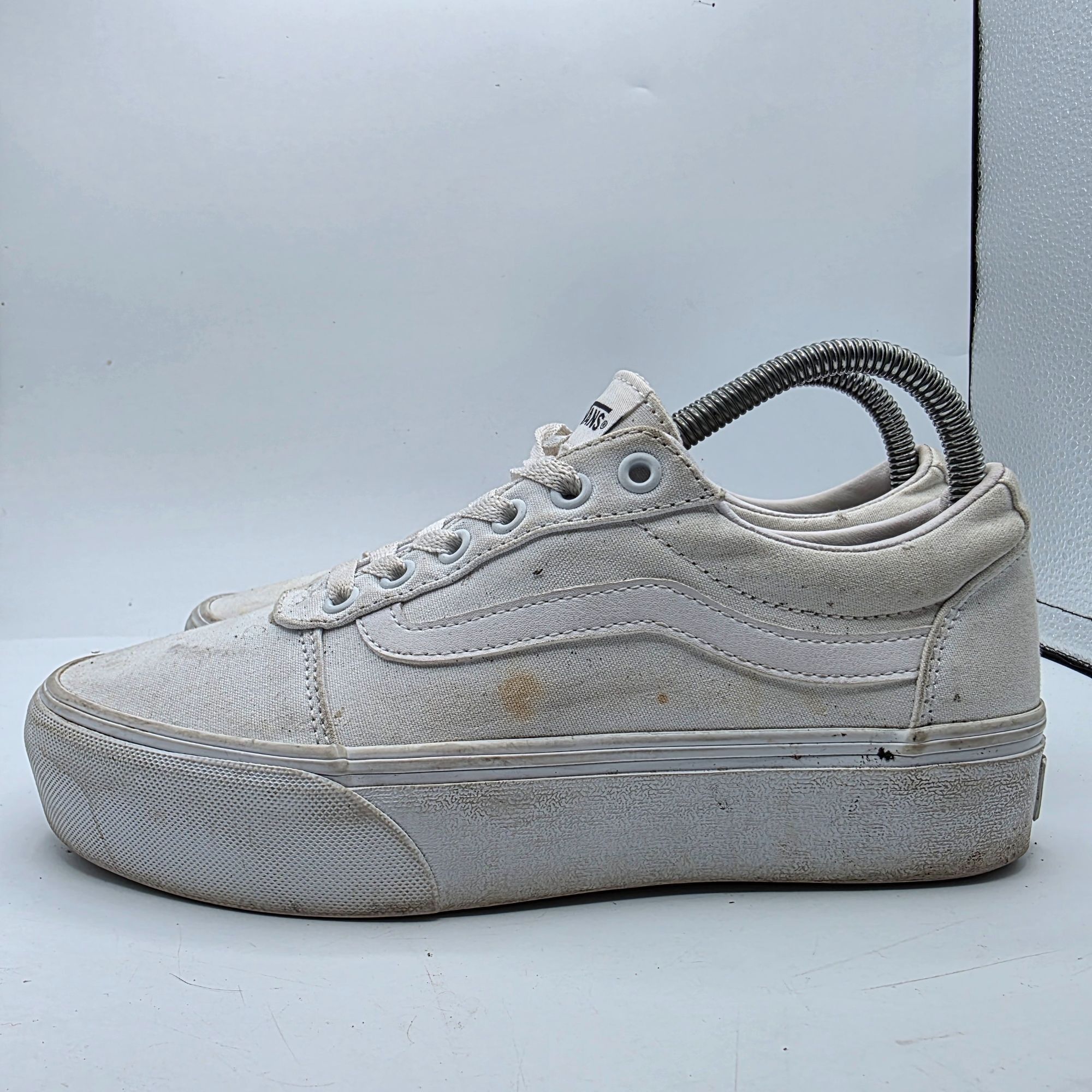 Vans Vans Old Skool Platform Womens Size 8 Triple White Athletic Size US 8 / IT 38 - 13 Thumbnail