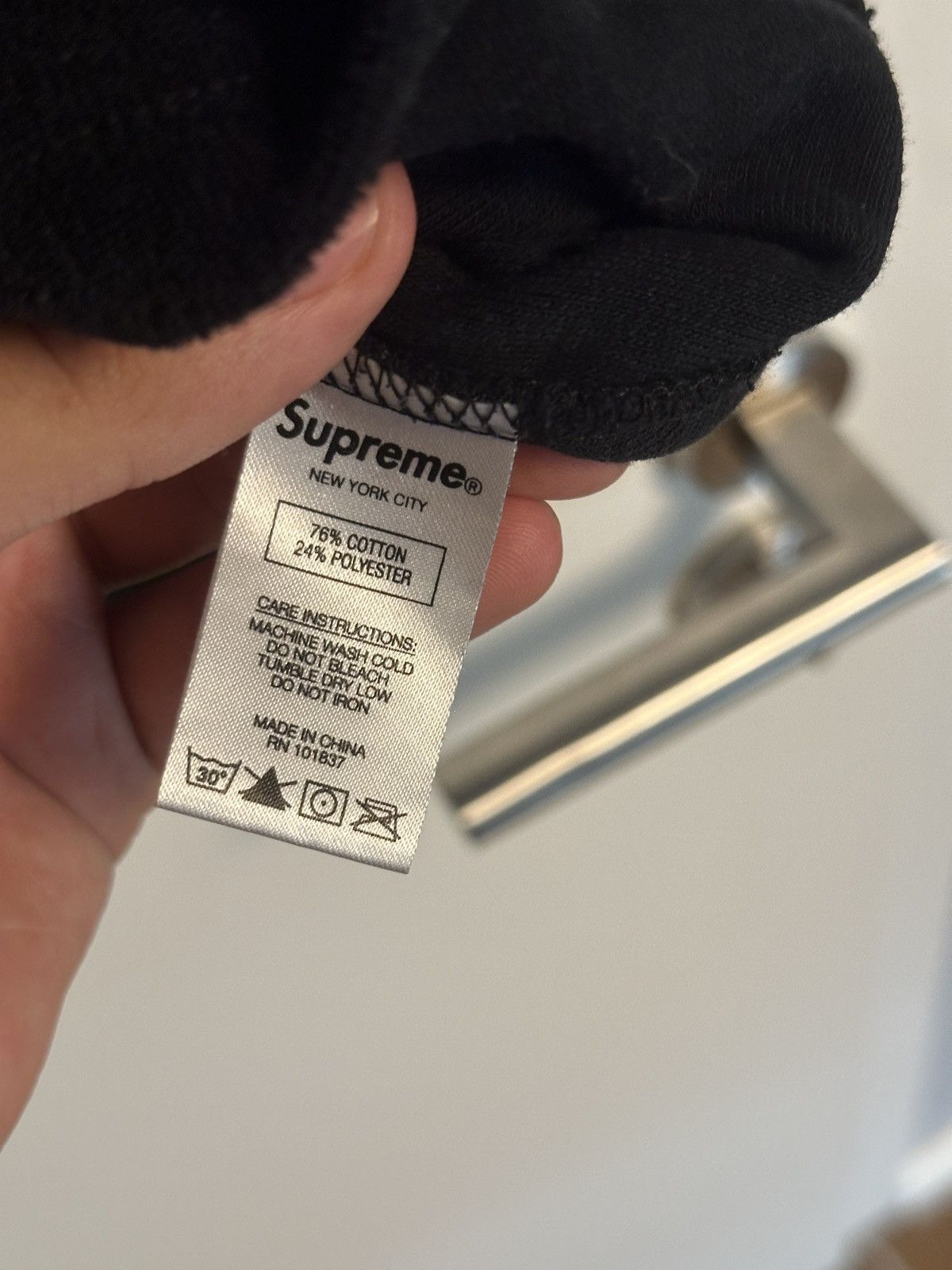 Supreme Supreme T shirt size L black and white Size US L / EU 52-54 / 3 - 4 Thumbnail