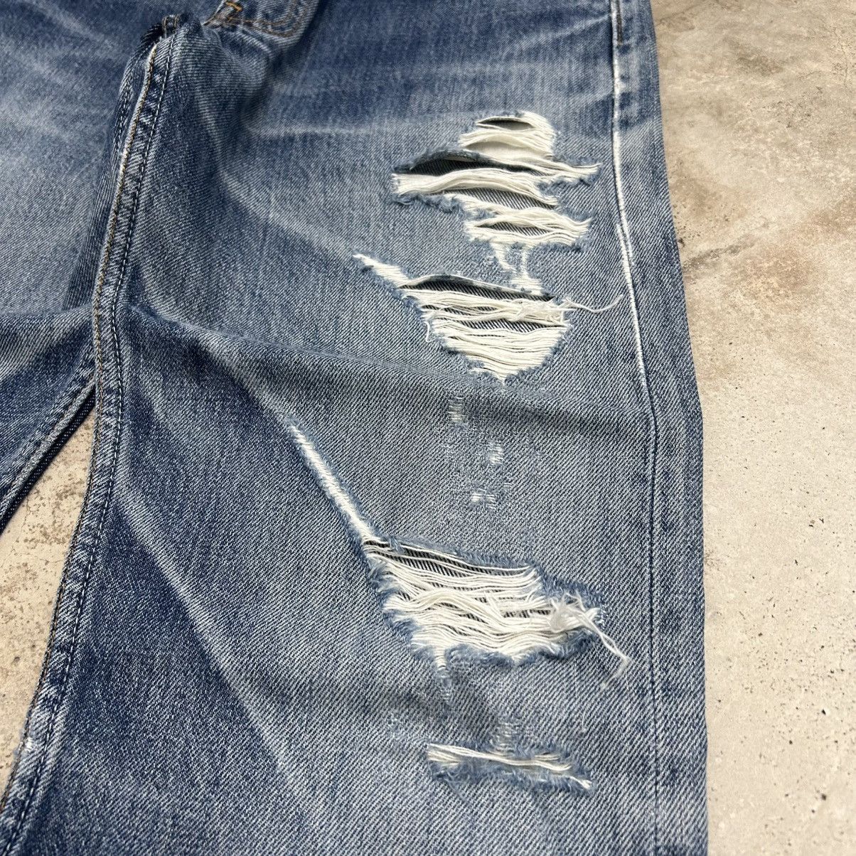 Levi's Vintage Levis 501 Distressed Faded Straight Leg Size US 28 / EU 44 - 6 Thumbnail