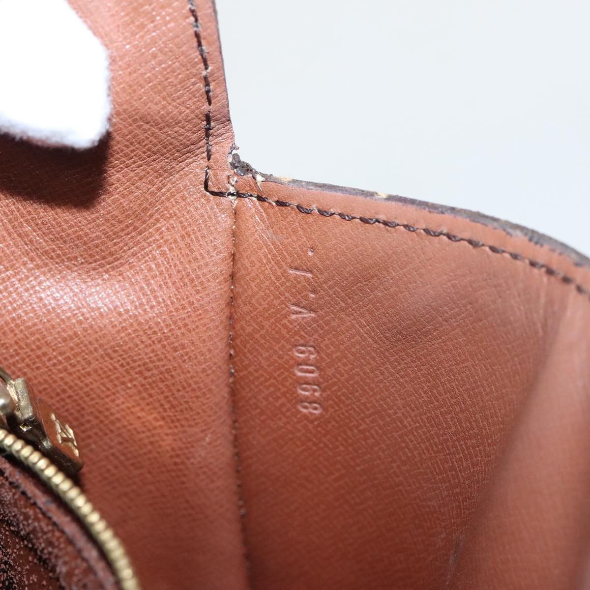 Louis Vuitton LOUIS VUITTON Monogram Saint Cloud GM Shoulder Bag M51242 Size ONE SIZE - 12 Thumbnail