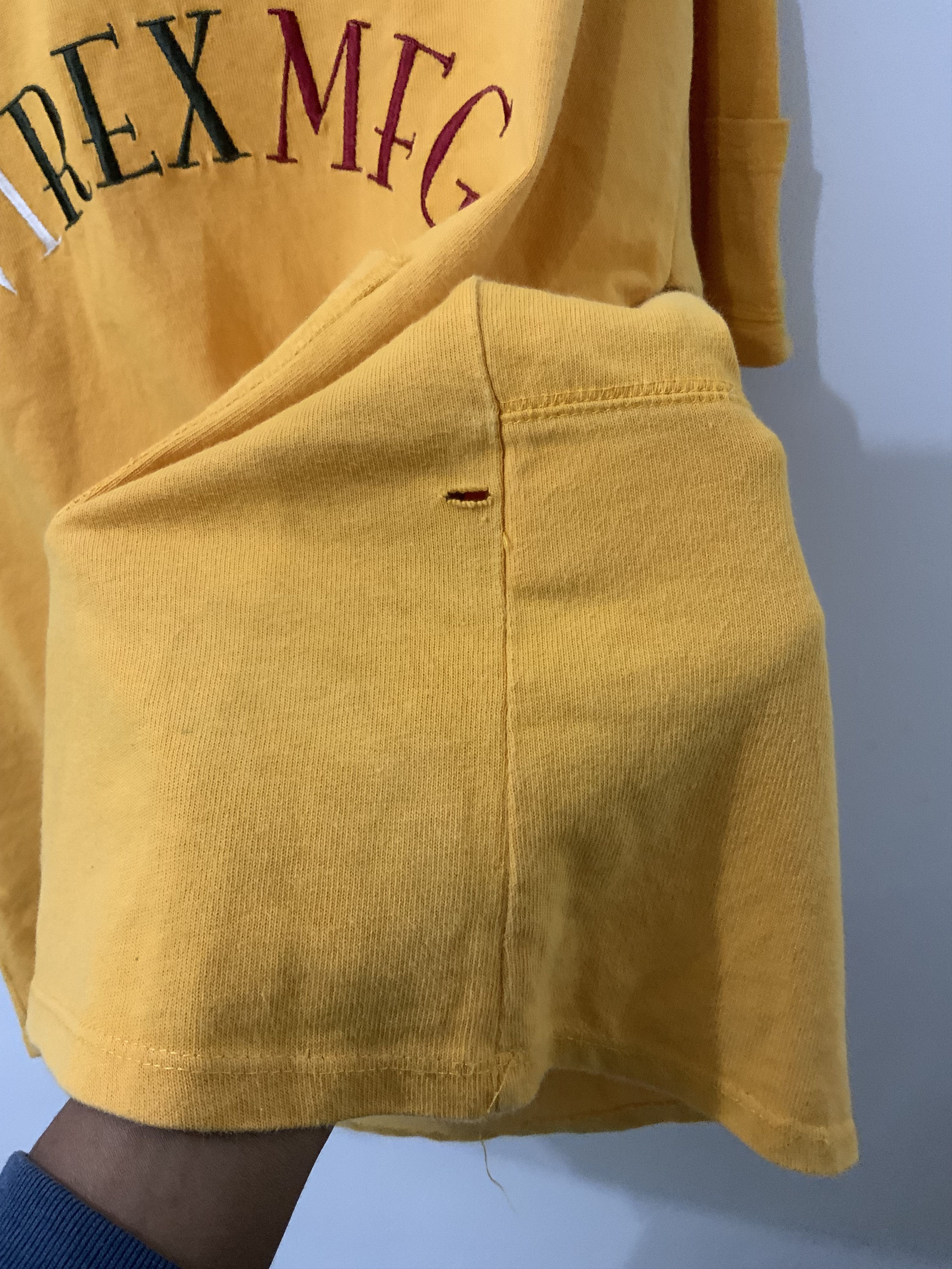 Avirex Avirex MFG Yellow Embroidered with chest pocket Tee Size US M / EU 48-50 / 2 - 13 Thumbnail