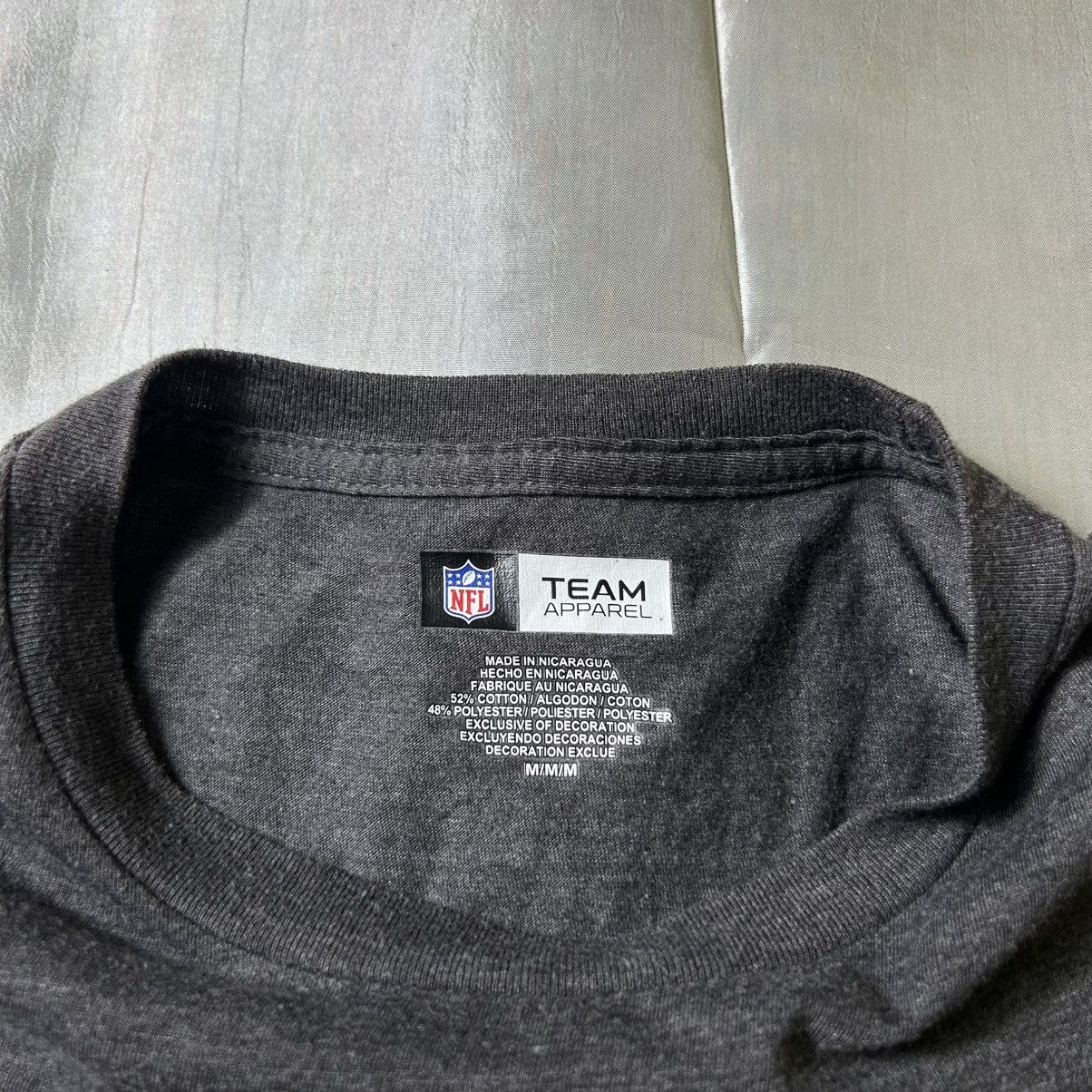 NFL Raiders NFL Football Graphic Tee Size US M / EU 48-50 / 2 - 5 Thumbnail