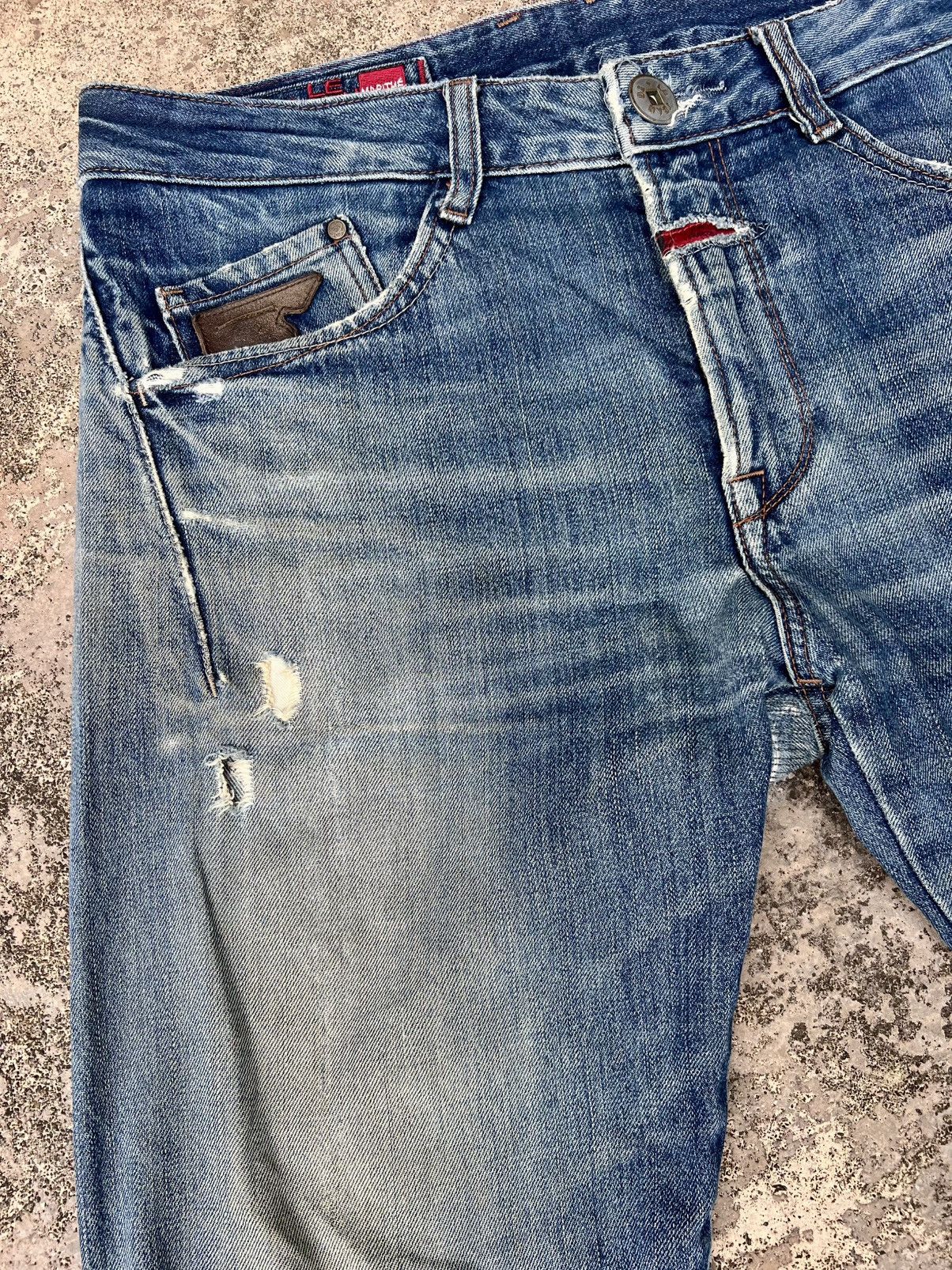 Marithe + Francois Girbaud Vintage MFG Distressed Low Rise Flared Jeans Size US 36 / EU 52 - 9 Thumbnail
