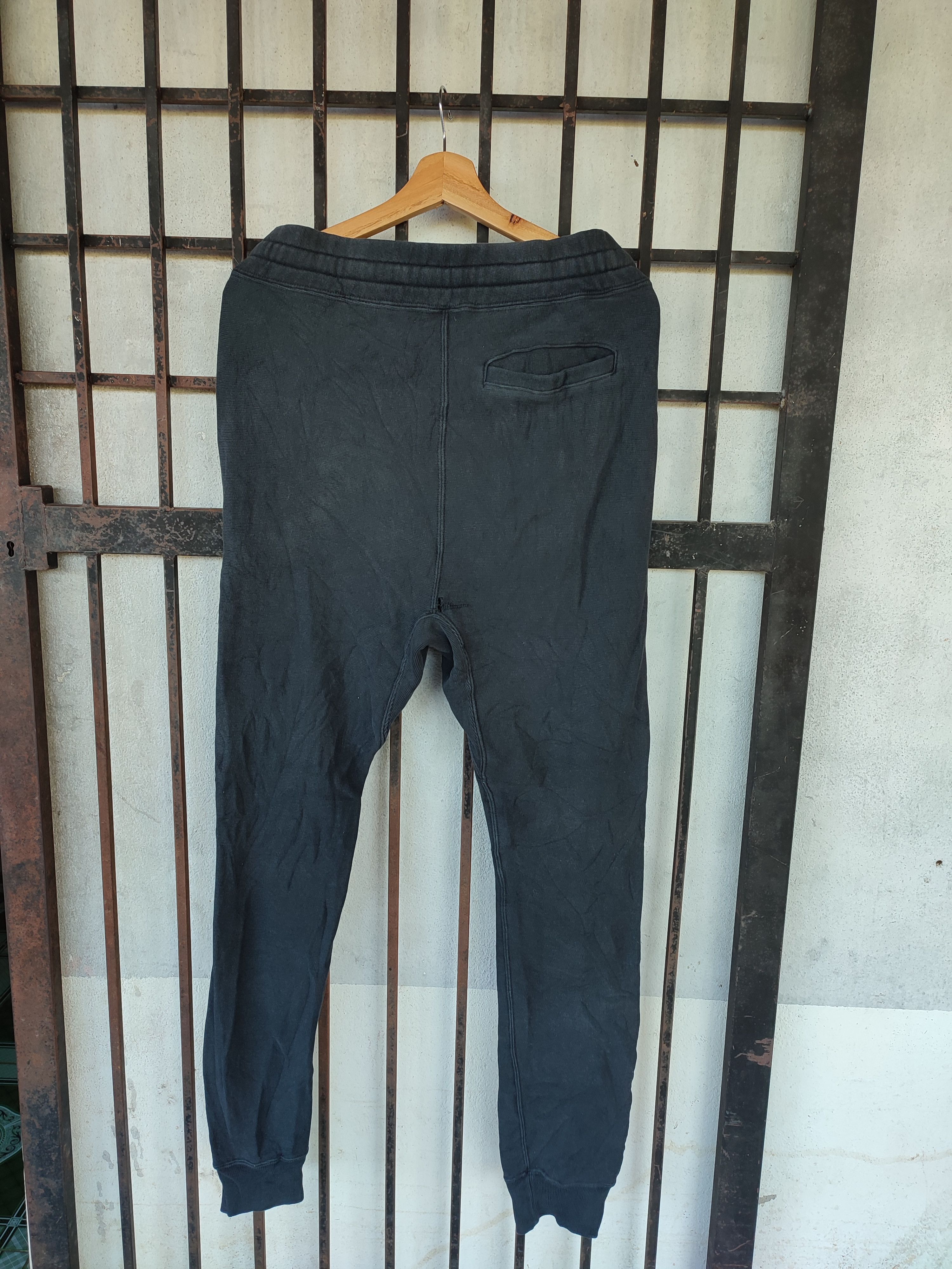 Champion 💥90s💥 Champion Reverse Weave Slim Fit Joggers Size US 33 - 2 Thumbnail