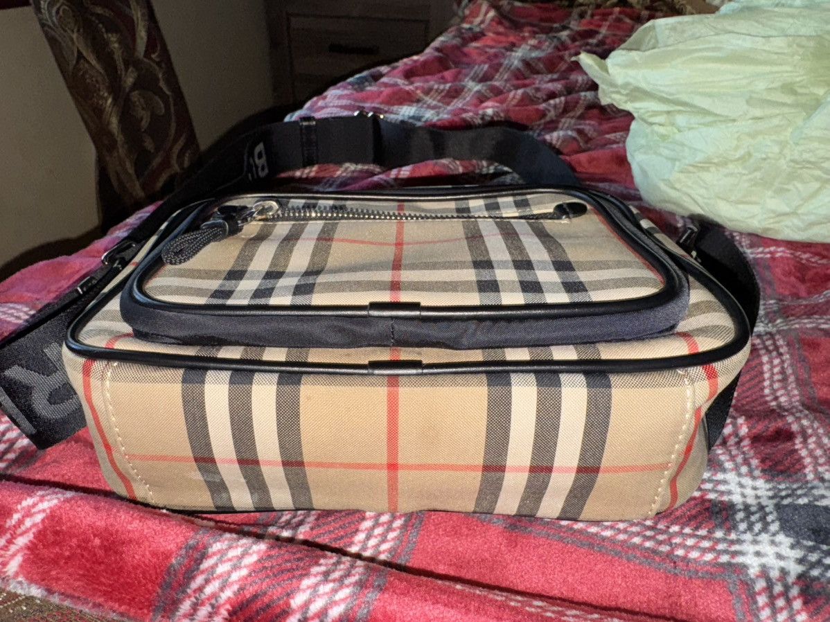 Burberry Burberry Shoulder Bag Size ONE SIZE - 3 Thumbnail