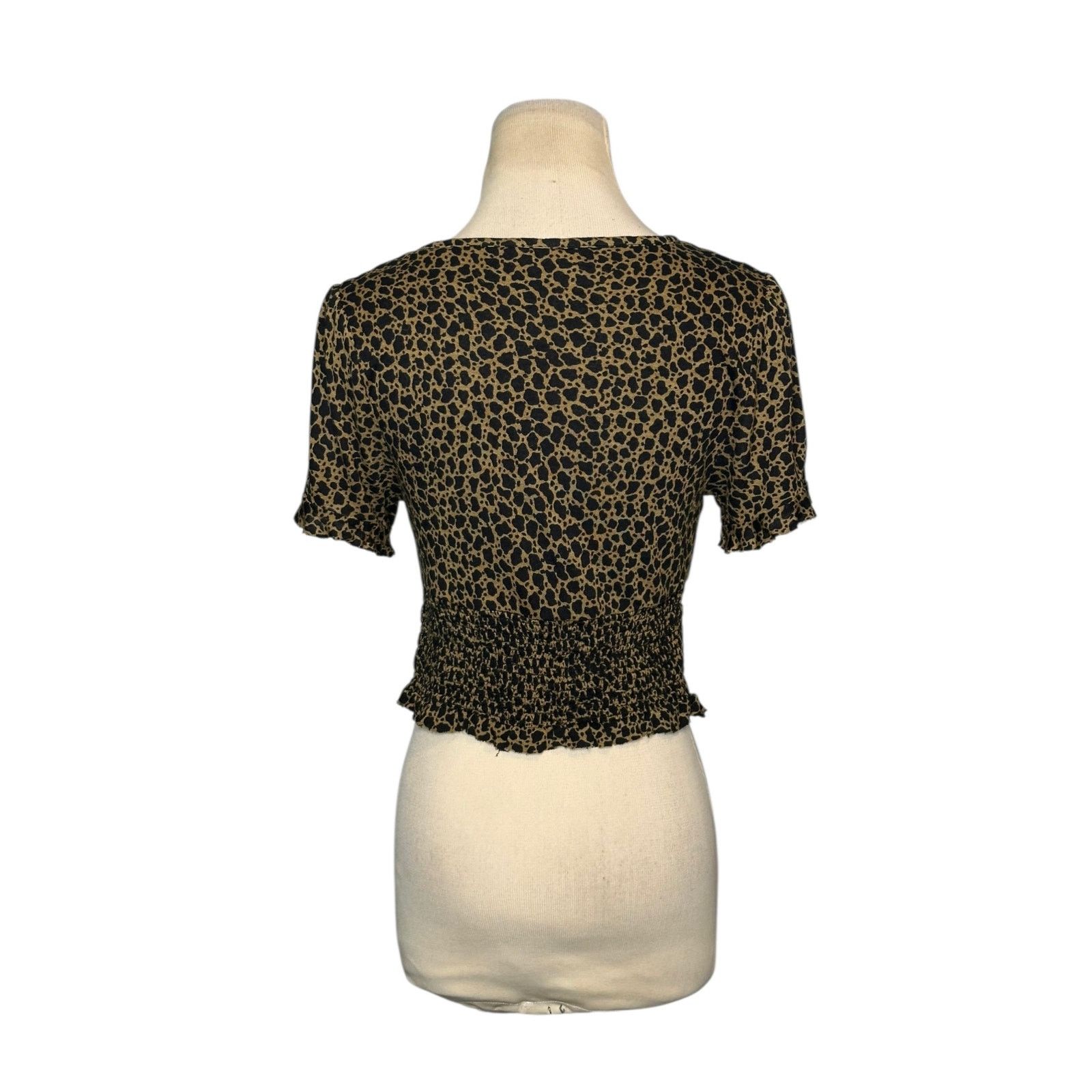 Urban Outfitters Urban Outfitters short sleeve smocked crop top Size Small Size M / US 6-8 / IT 42-44 - 9 Thumbnail