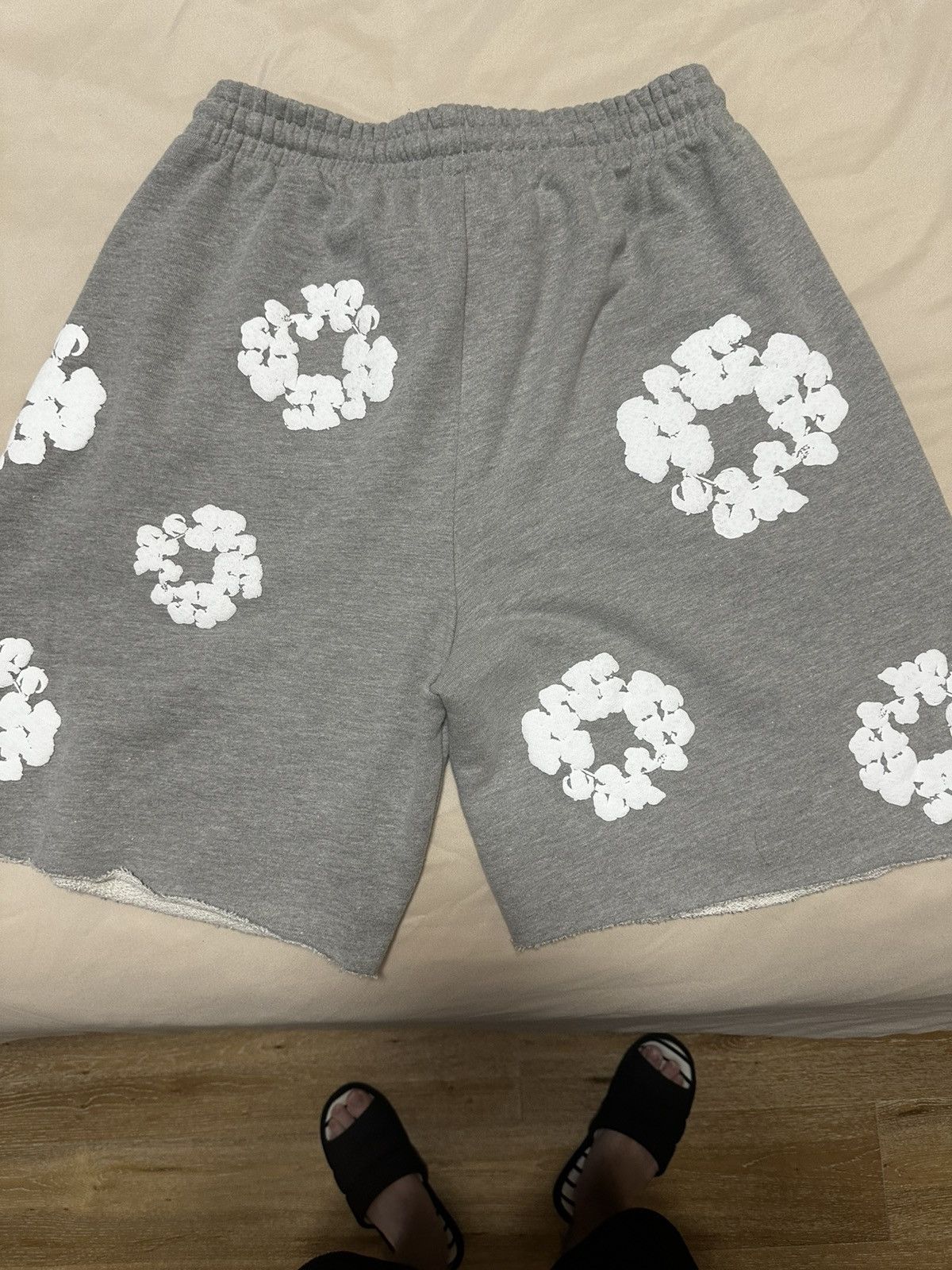 DENIM TEARS Cotton wreath shorts Size US 34 / EU 50 - 2 Thumbnail