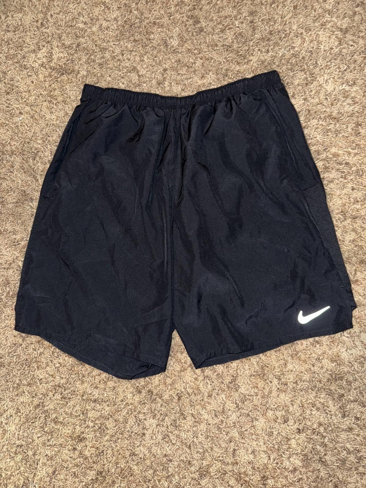Nike Nike Challenger Men's Dri-FIT 5" Brief-Lined Running Shorts Size US 34 / EU 50 - 1 Thumbnail