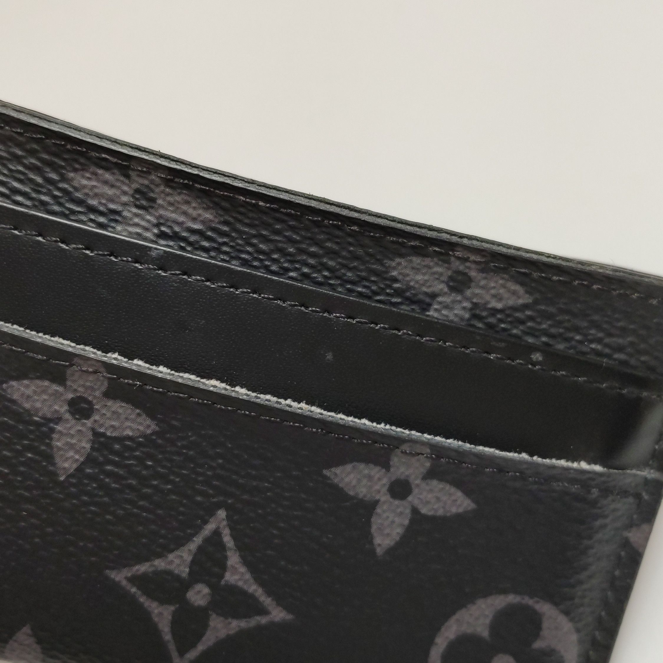 Louis Vuitton Louis Vuitton (LV) Cowhide Monogram Printed Card Holder Chi Size ONE SIZE - 5 Thumbnail