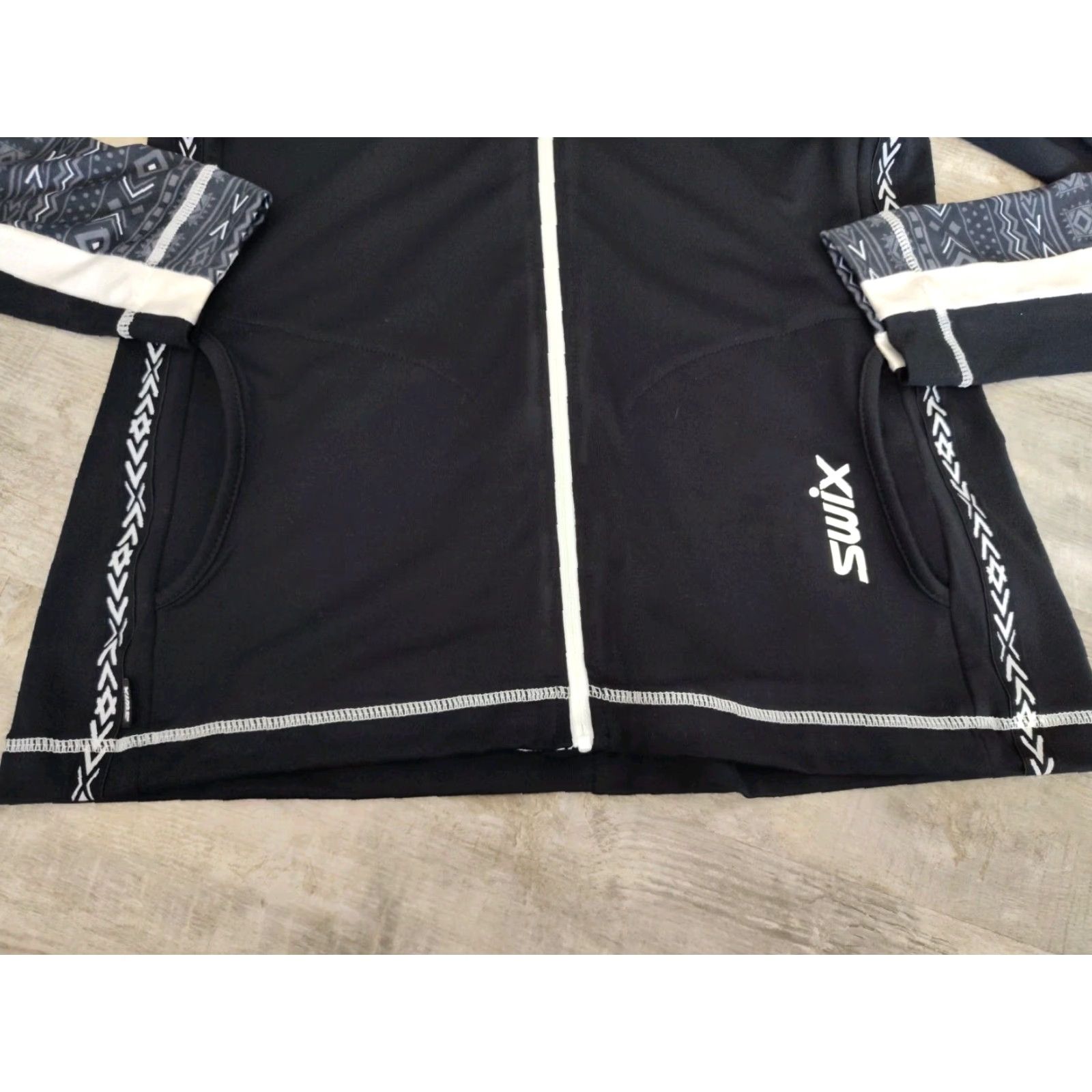 Vintage VINTAGE Swix Women's Tista Mid-Layer Top Skiing Aztec Print Black M Size M / US 6-8 / IT 42-44 - 3 Thumbnail