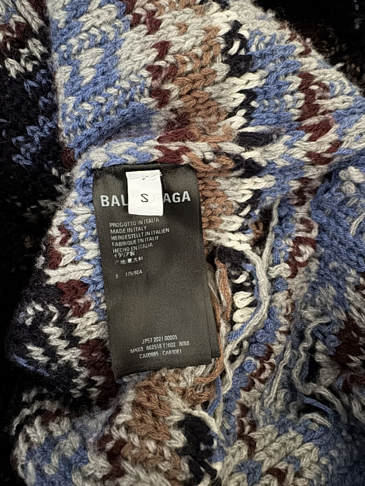 Balenciaga Balenciaga FW21 – Fair Isle Distressed Knit Sweater Size US L / EU 52-54 / 3 - 7 Thumbnail