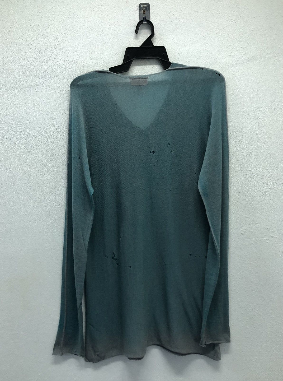Giorgio Armani × Vintage Giorgio Armani Lightweight Knit V-Neck Sweater Made in Italy Size US M / EU 48-50 / 2 - 2 Thumbnail
