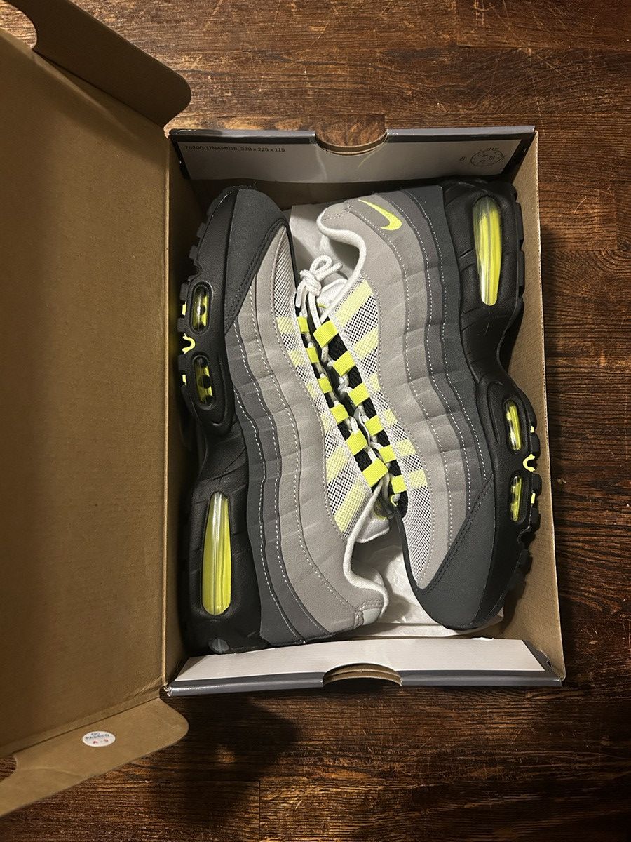 Nike Nike Air Max 95 Neon Big Bubble Size US 11.5 / EU 44-45 - 2 Thumbnail