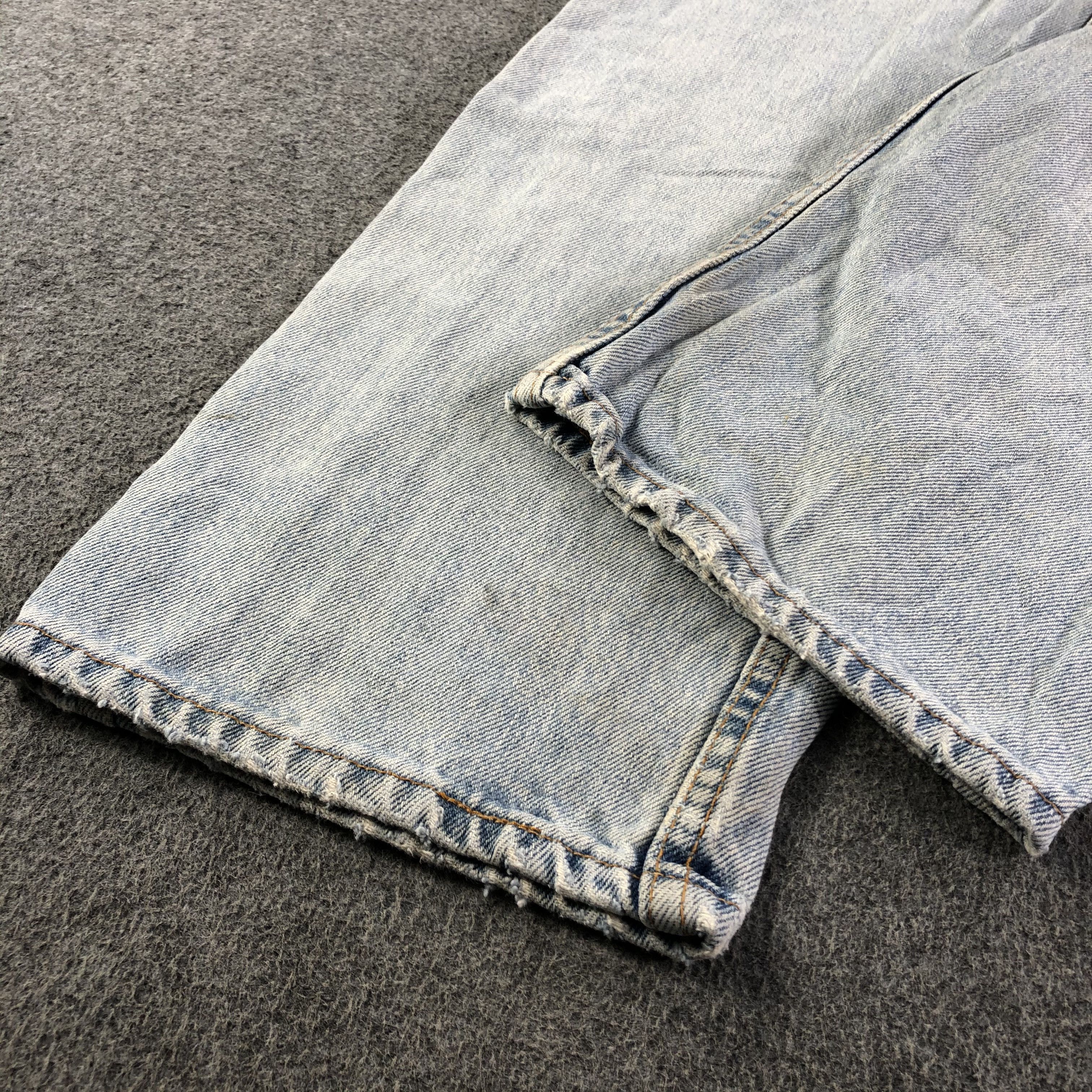 Levi's 90s Vintage Light Wash Levis 505 Jeans-J3239 Size US 33 - 6 Thumbnail