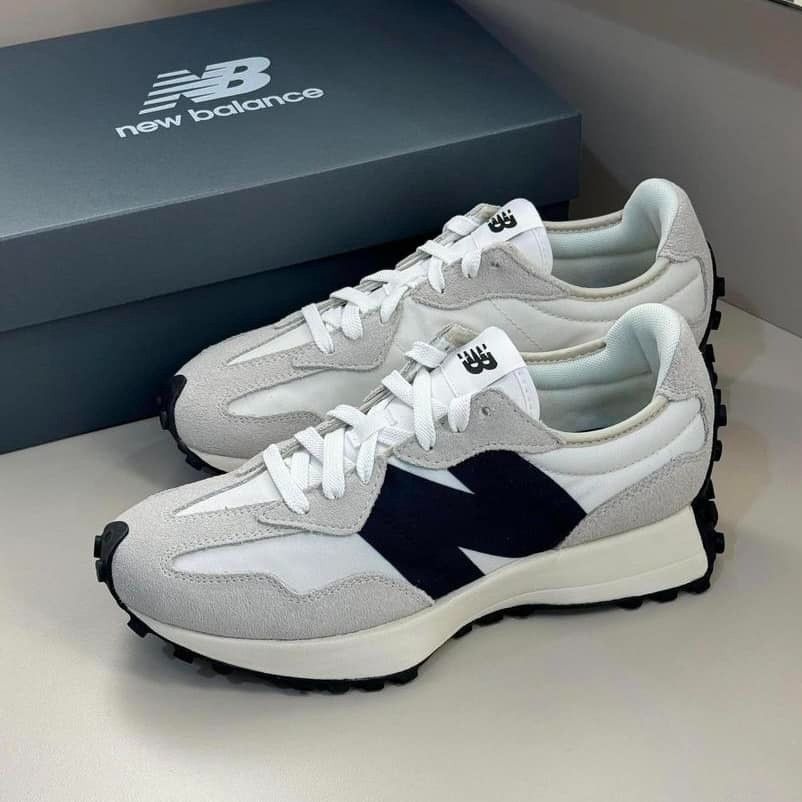 New Balance Women's 327 Shoes size 10