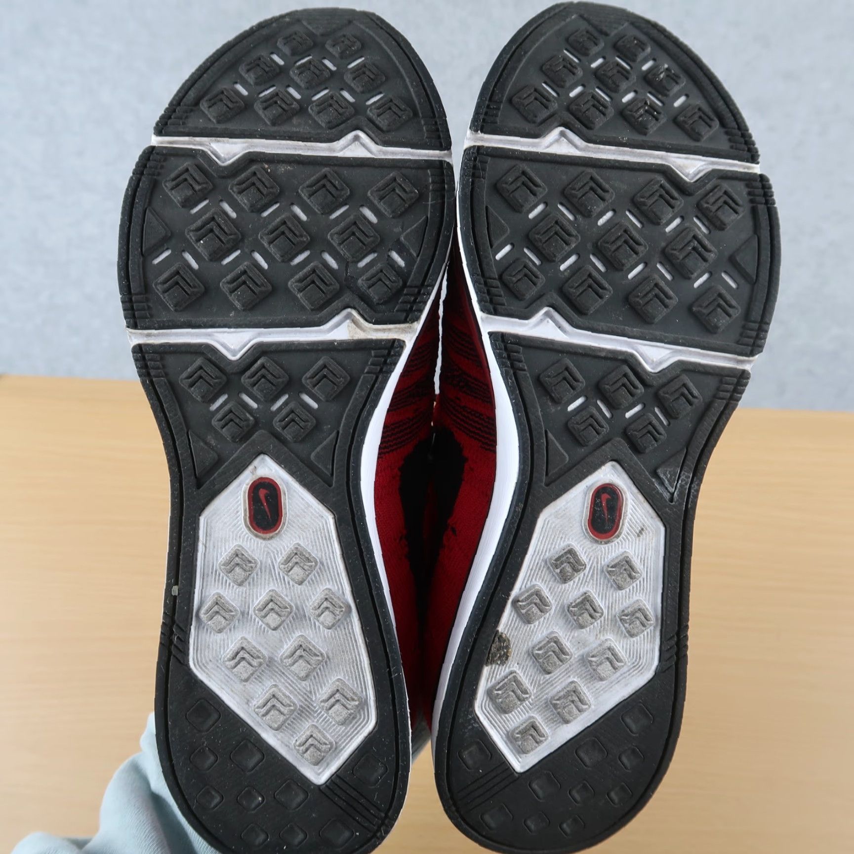 Nike Nike Flyknit Trainer+ Sneaker Women 6 US Red AH8396-601 2017 Nike Air Flyknit Trainer Casual Activewear Running & Jogging Girls Womens Size US 5.5 / IT 35.5 - 6 Thumbnail