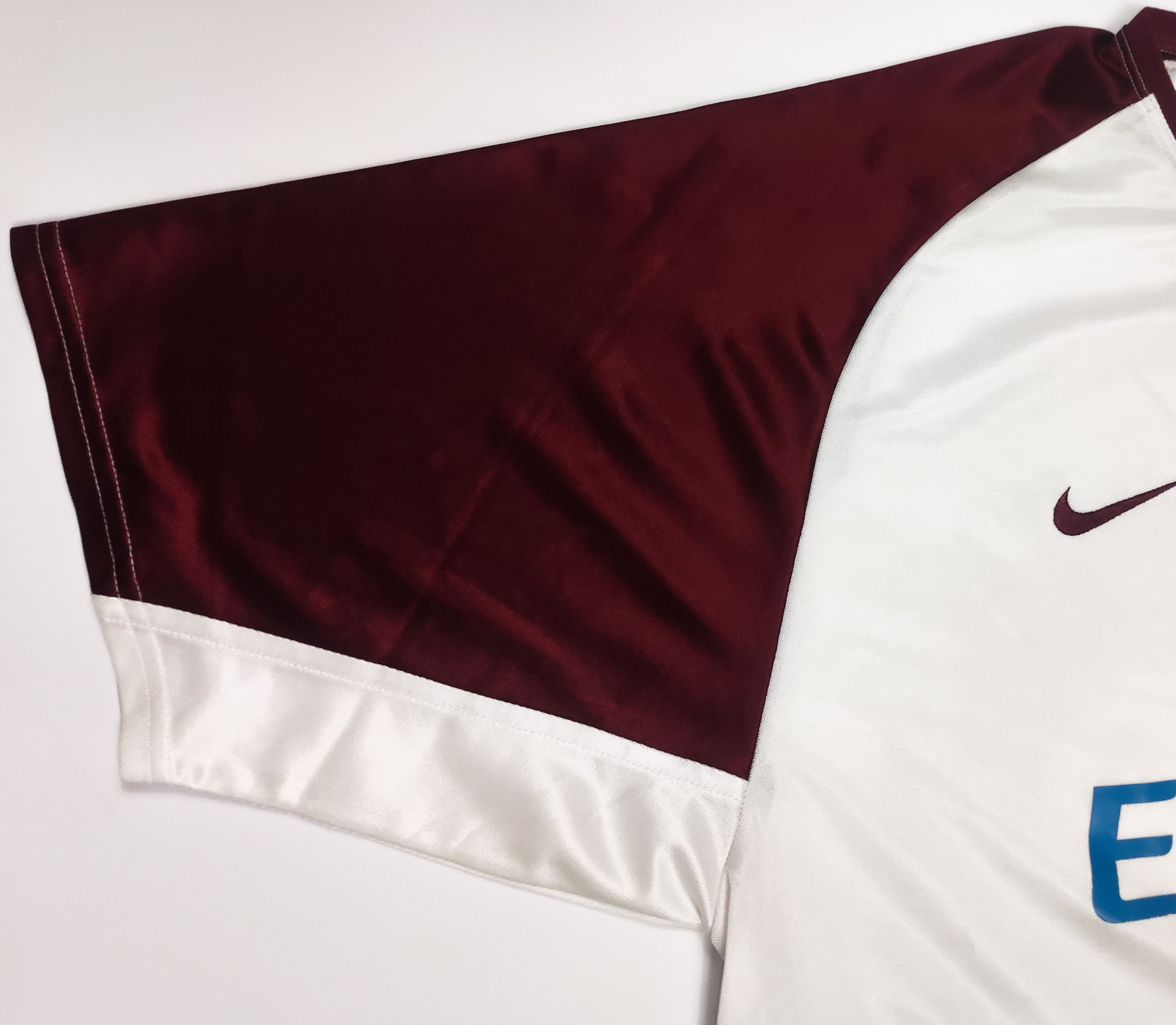 Nike Sparta Prague 2003 2004 2005 Nike Home Shirt Praha Size US M / EU 48-50 / 2 - 8 Thumbnail