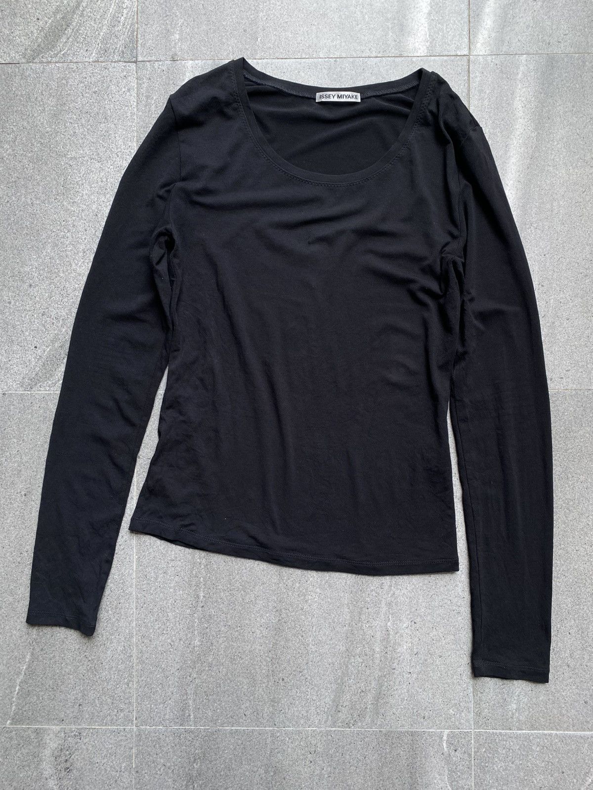 Issey Miyake Black Scoop Neck Long Sleeve Top