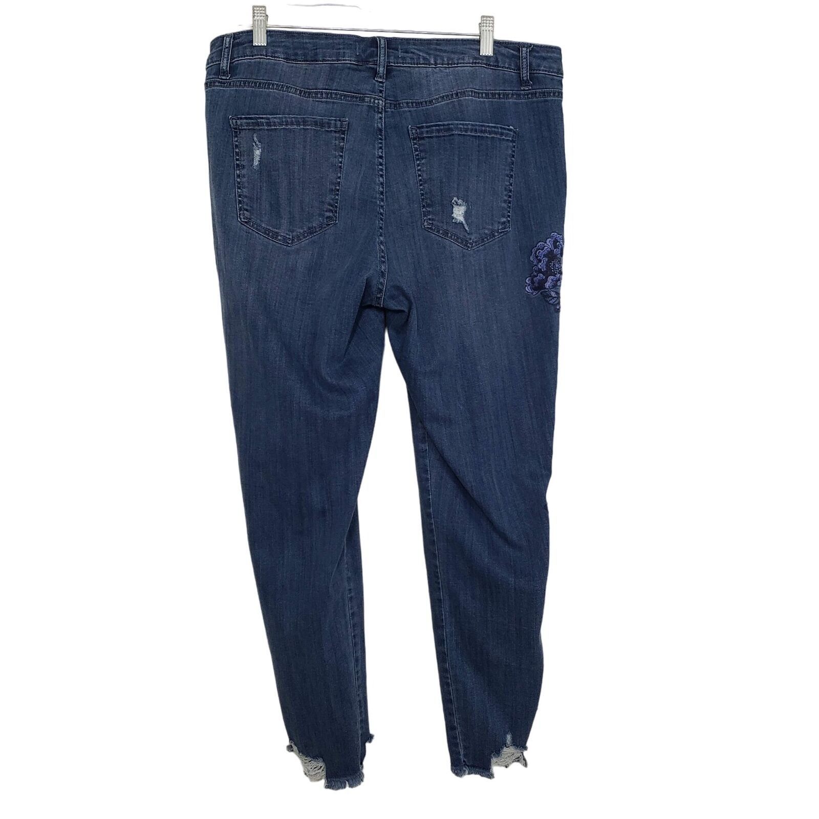 Designer Lane Bryant Embroidered Jeans Womens Plus Size 16 Floral Size 38" / US 16 / IT 52 - 7 Thumbnail