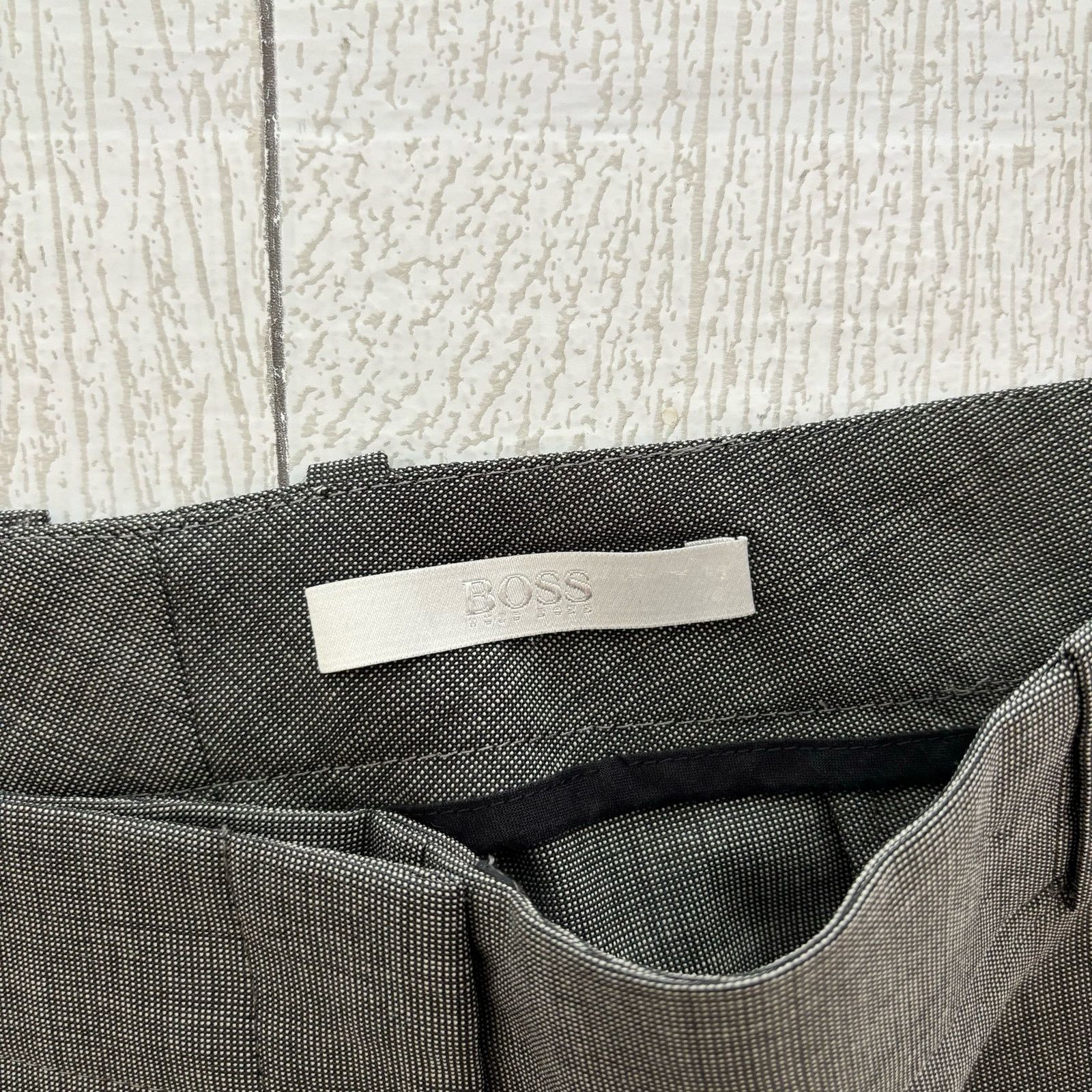 Hugo Boss Boss by Hugo Boss Gray Micro Check Dress Pants Size 2 Size 26" / US 2 / IT 38 - 8 Thumbnail