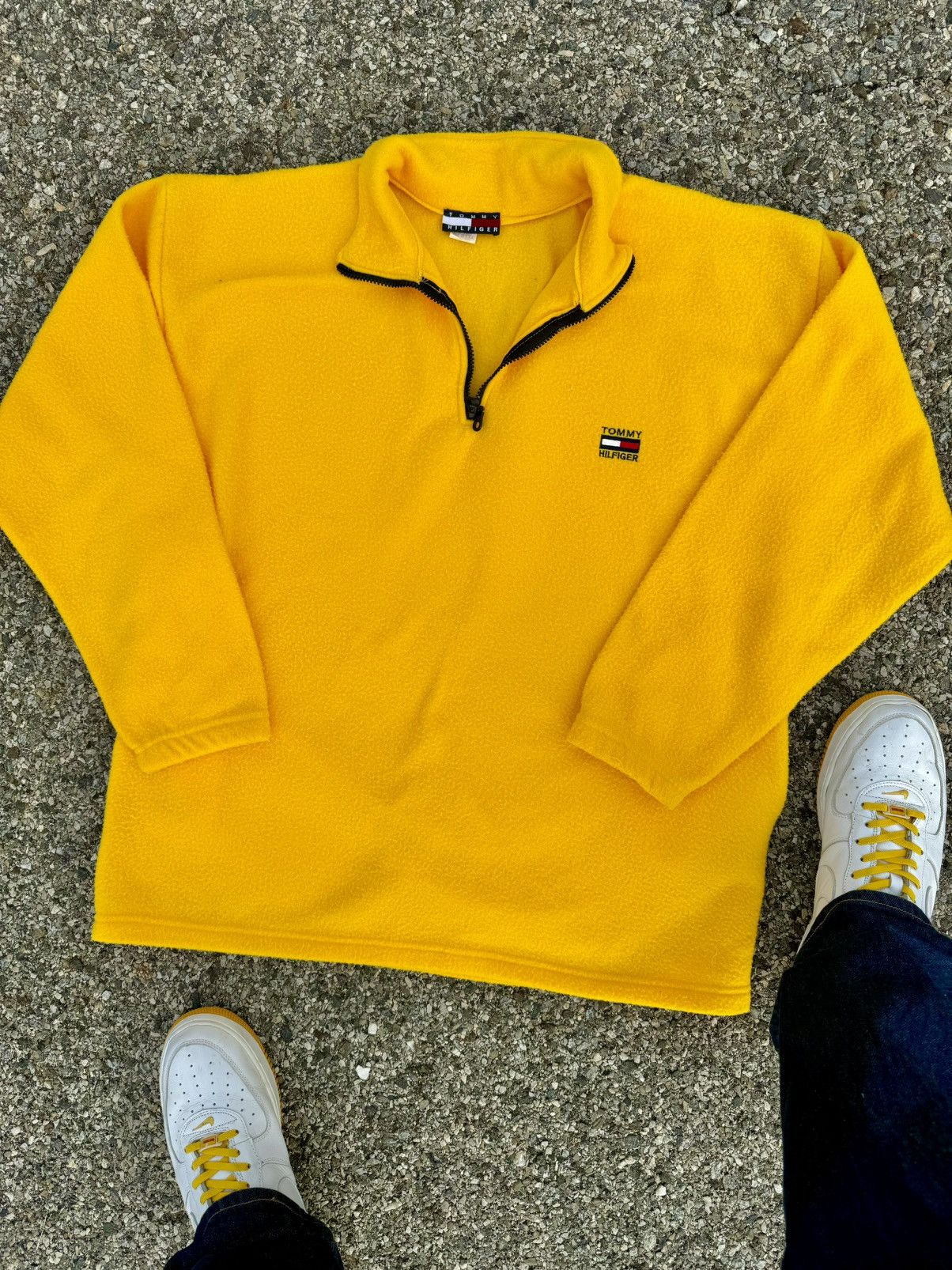 Tommy Hilfiger × Tommy Jeans × Vintage Tommy Hilfiger 90’s Vintage Hip Hop Rap Fleece Sweater Size US XL / EU 56 / 4 - 1 Thumbnail