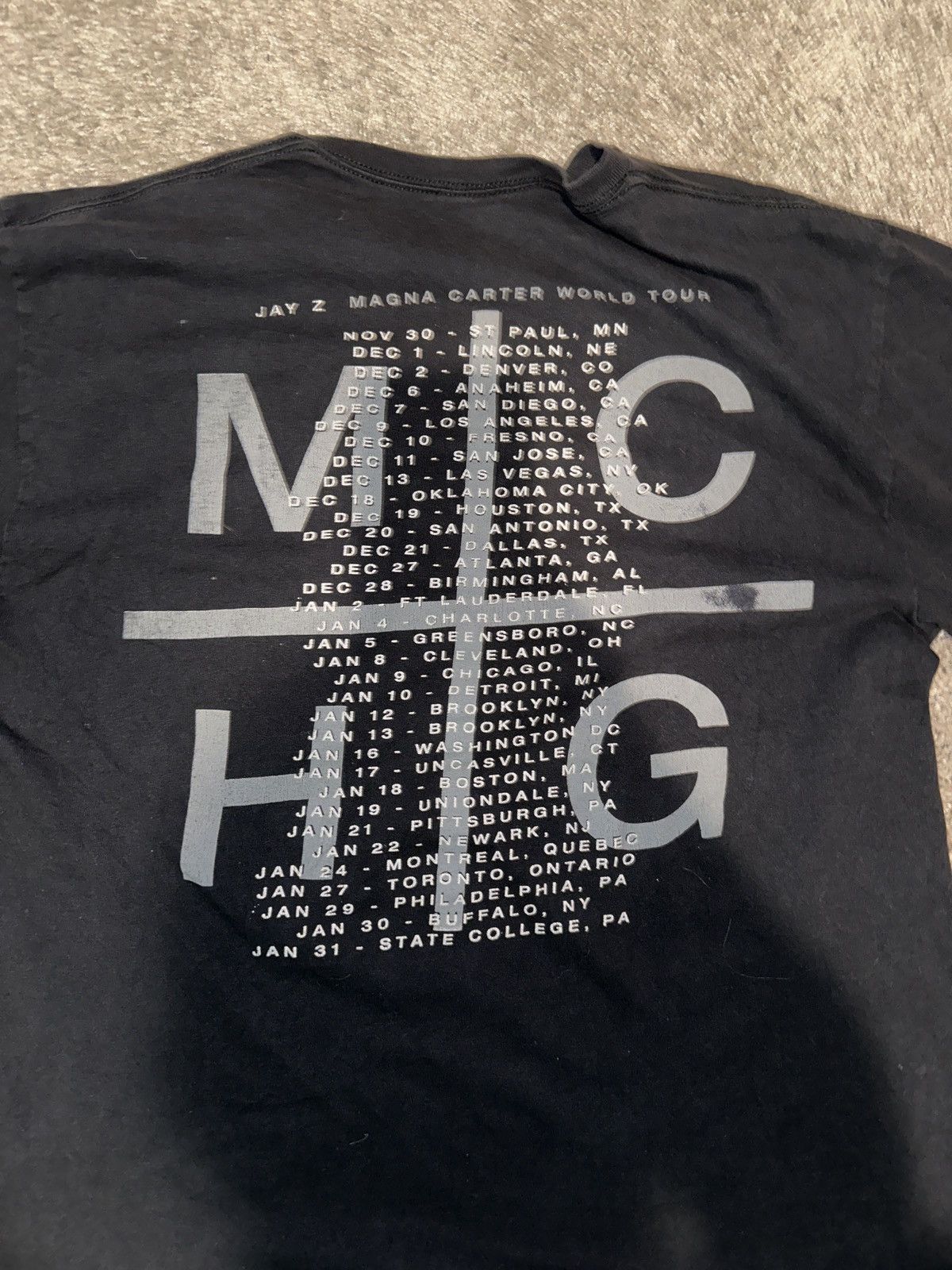 Jay-Z JAY-Z Magna Carta World Concert Tour shirt PREOWNED/USED Size US L / EU 52-54 / 3 - 4 Thumbnail