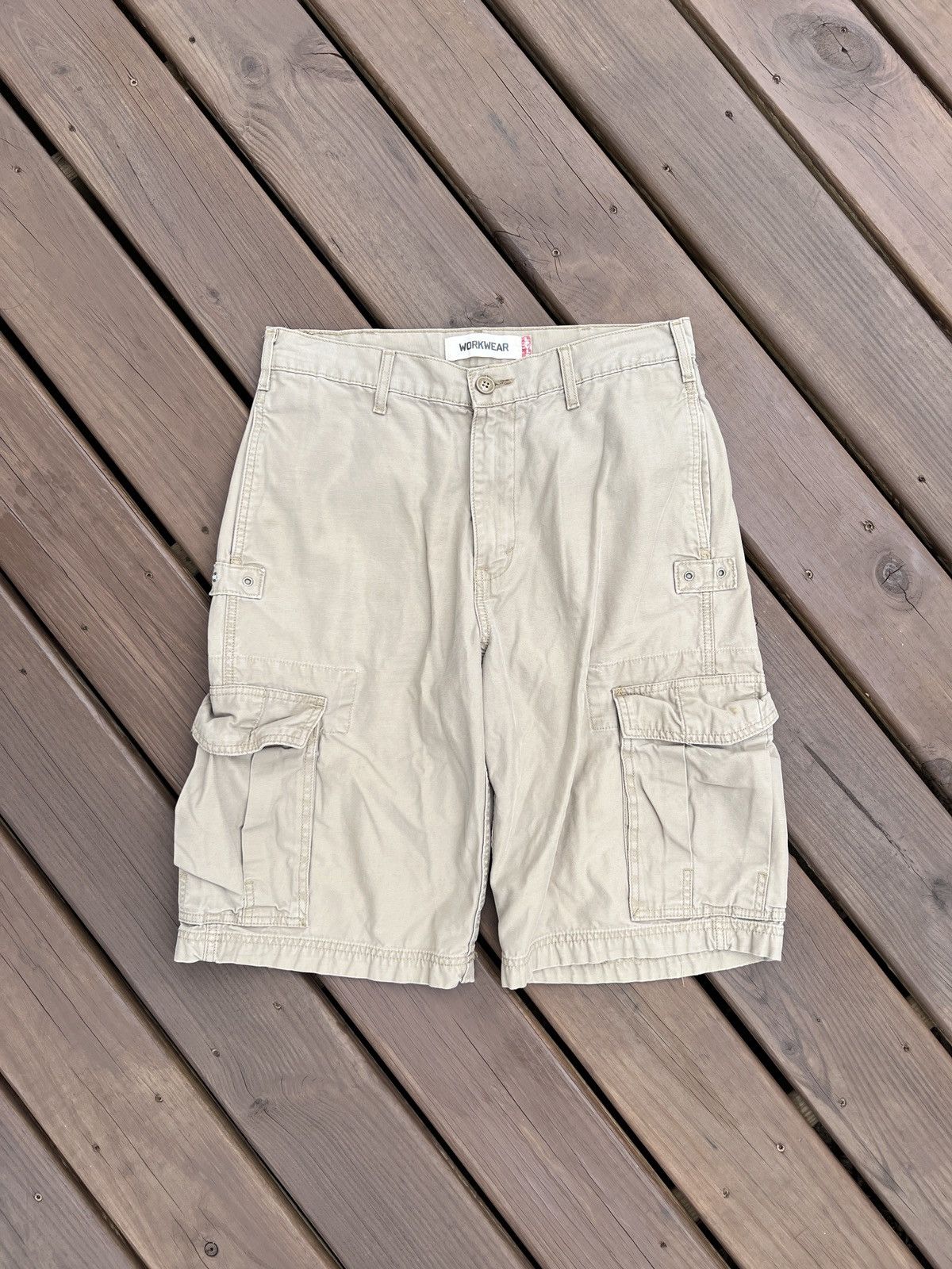 Levi's × Vintage Vintage Levi’s Baggy Cargo Workwear Shorts Size US 31 - 1 Thumbnail