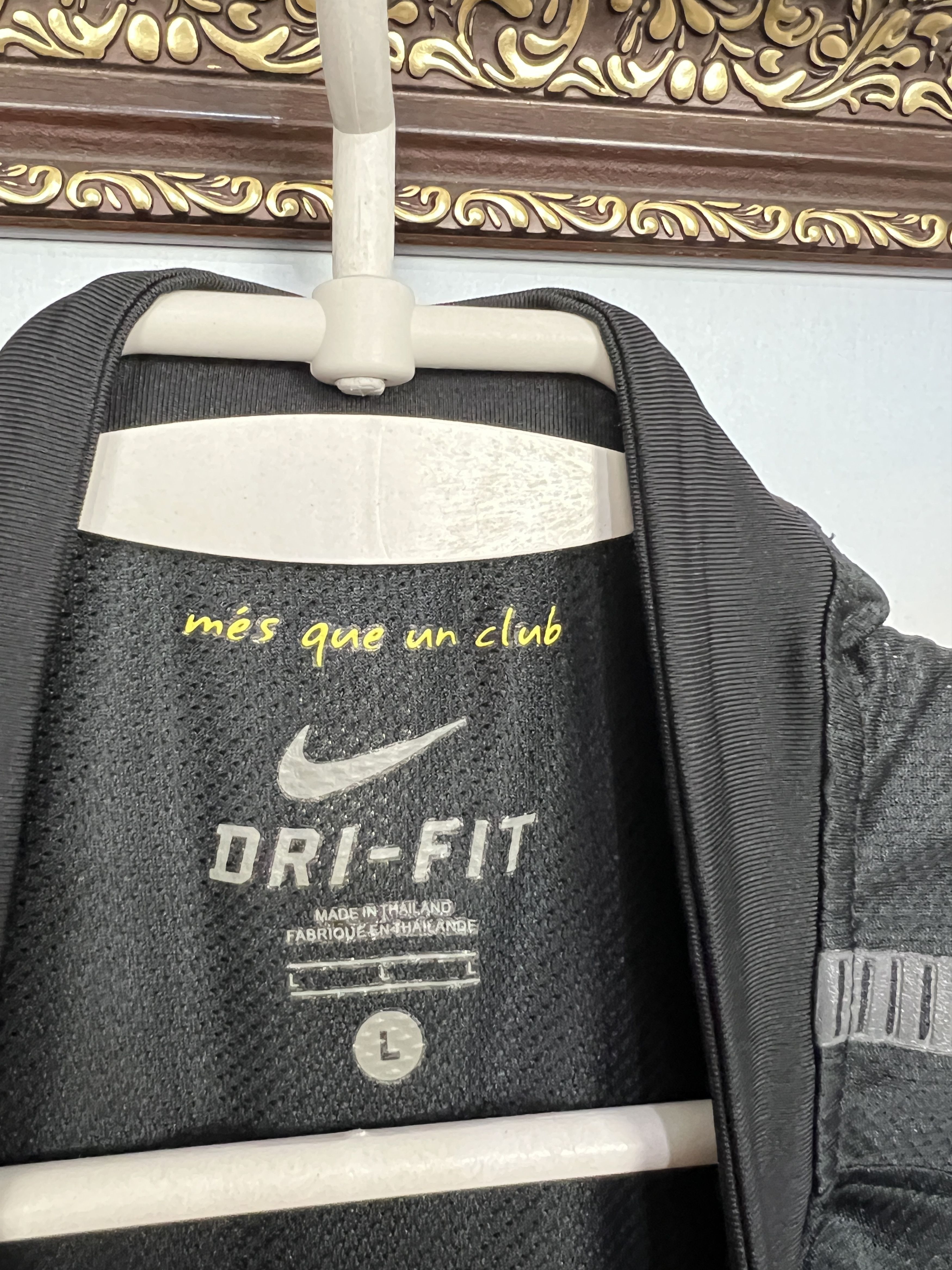 Nike Barcelona Away football shirt Soccer Jersey Trikot Camiseta Size US L / EU 52-54 / 3 - 7 Thumbnail