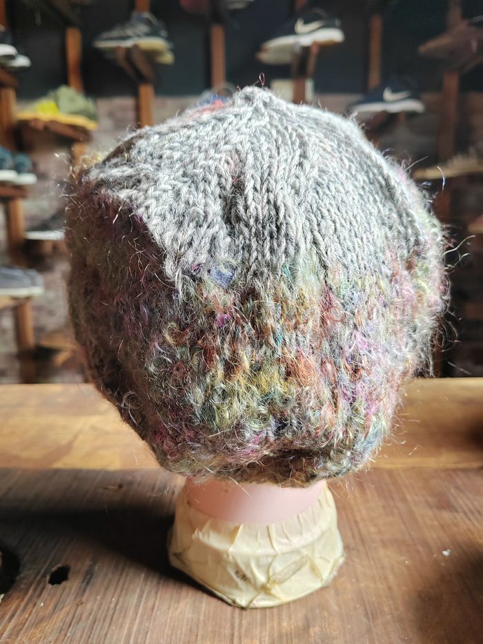 Japanese Brand Vintage Crochet Knitted Handmade Multicolour Beanie Snowcap Size ONE SIZE - 5 Thumbnail