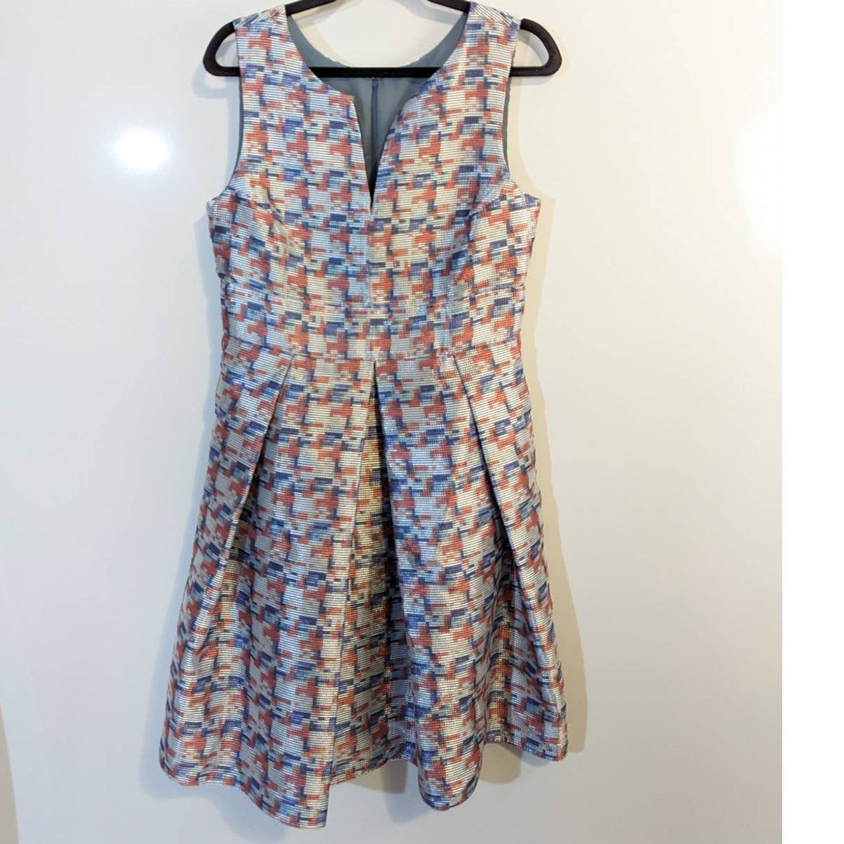 Armani Collezioni houndstooth tweed sleeveless sz 6 red white blue dress Size M / US 6-8 / IT 42-44 - 10 Thumbnail