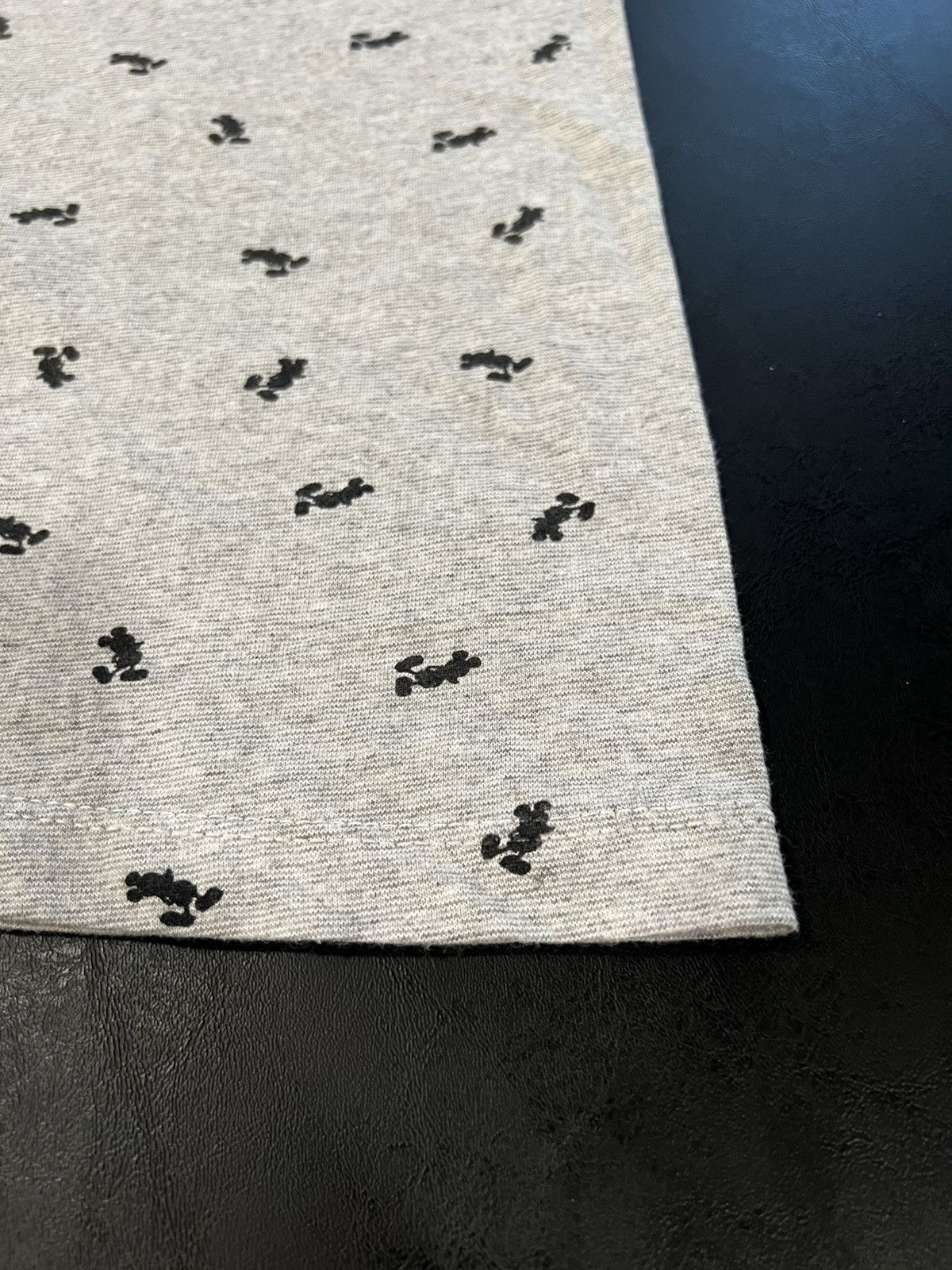 Disney Disney Grey T-Shirt Size US L / EU 52-54 / 3 - 9 Thumbnail