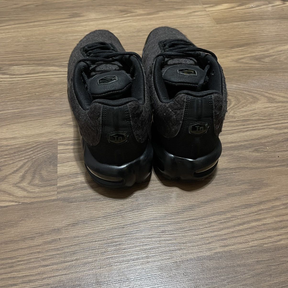 Nike 2017 Nike Air Max Grey Quilted Plus Triple Black 806262-022 Size US 11.5 / EU 44-45 - 7 Thumbnail