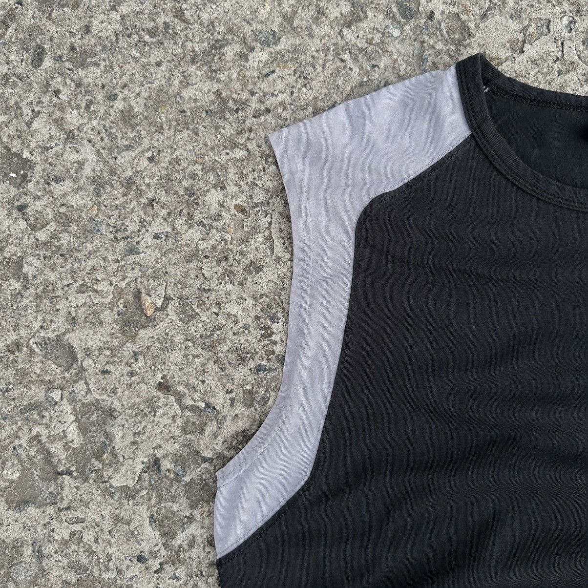 Nike VTG Nike Sleeveless Tank Top Y2K 00s Hype Trend Grunge Size US M / EU 48-50 / 2 - 5 Thumbnail