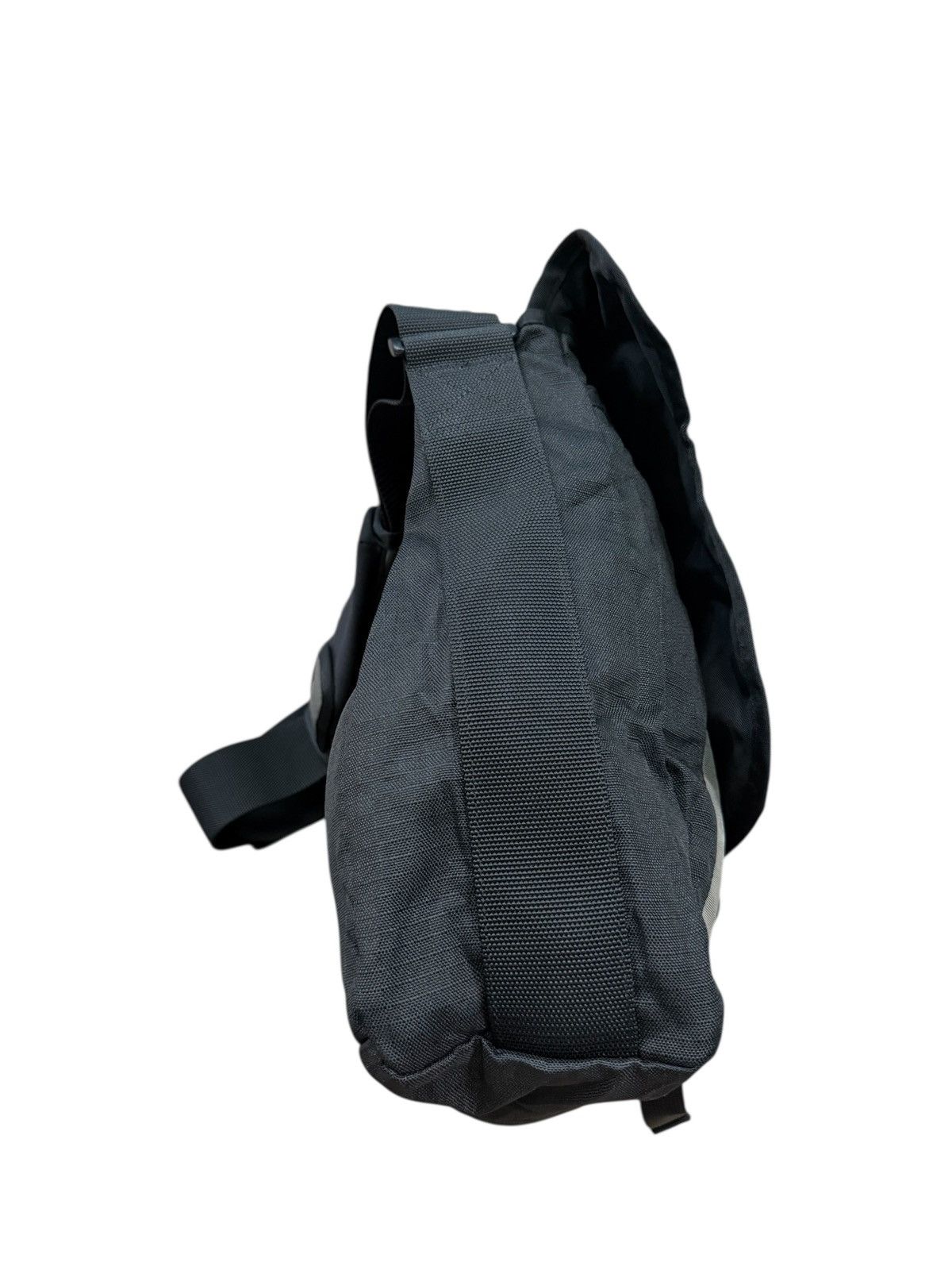 Vintage VINTAGE NIKE ACG MASSENGER BAG Size ONE SIZE - 9 Thumbnail