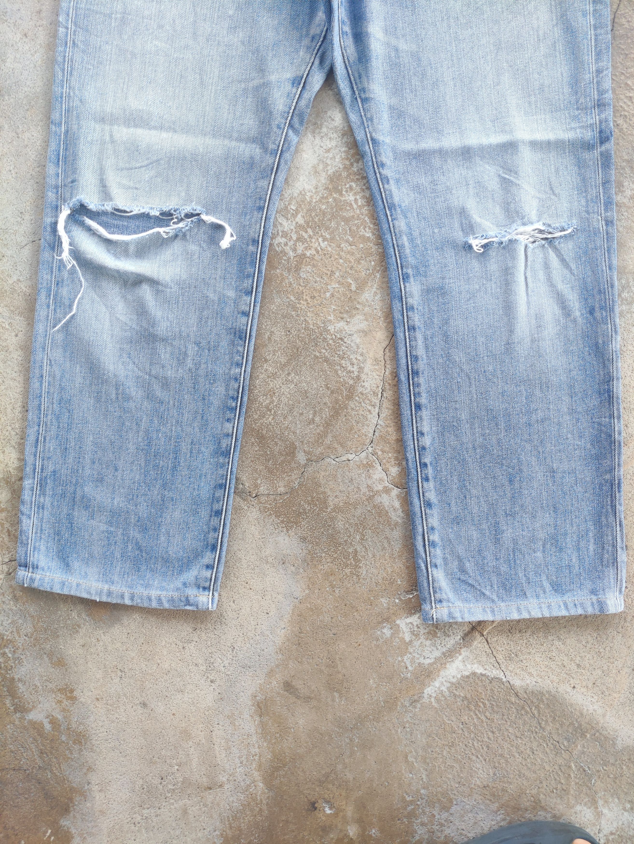 Japanese Brand Vintage Japanese Brand Distressed Faded Denim Pants Size US 36 / EU 52 - 4 Thumbnail