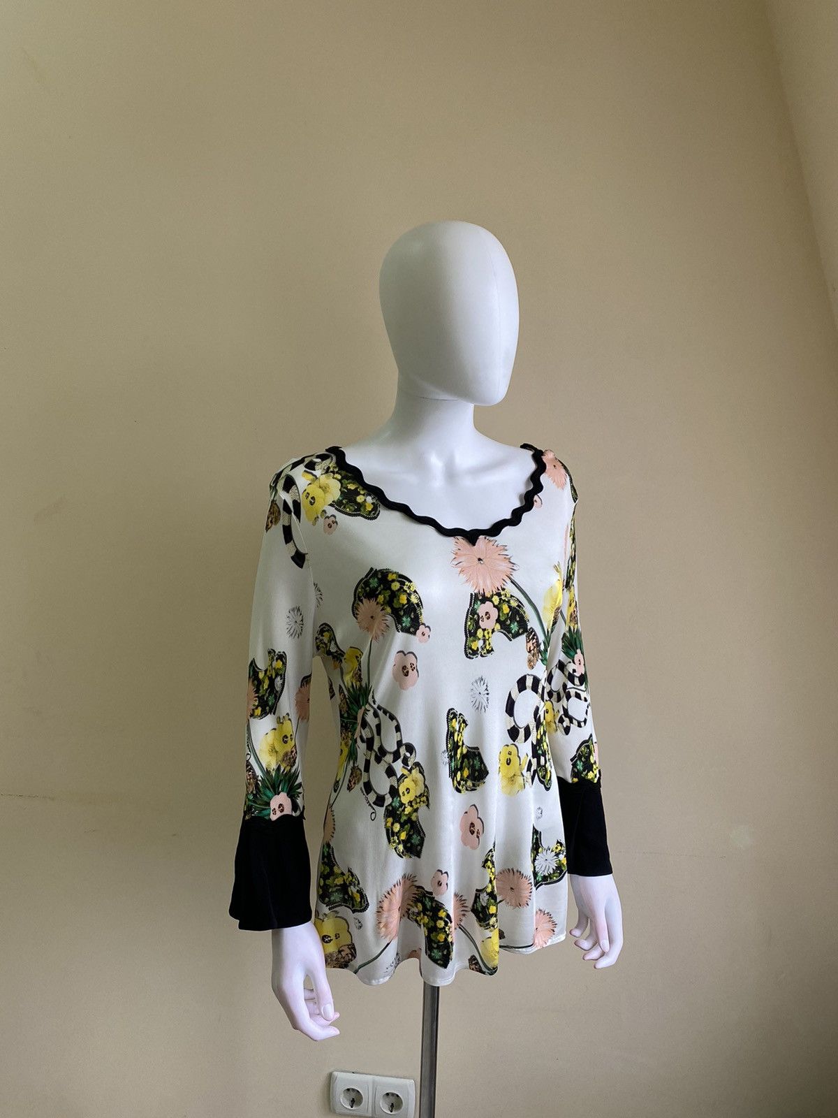 Roberto Cavalli Roberto Cavalli Class Floral Long Sleeve Top Size M-L Size M / US 6-8 / IT 42-44 - 1 Thumbnail
